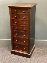 A late Victorian Wellington chest 106 x 46 x 40cm