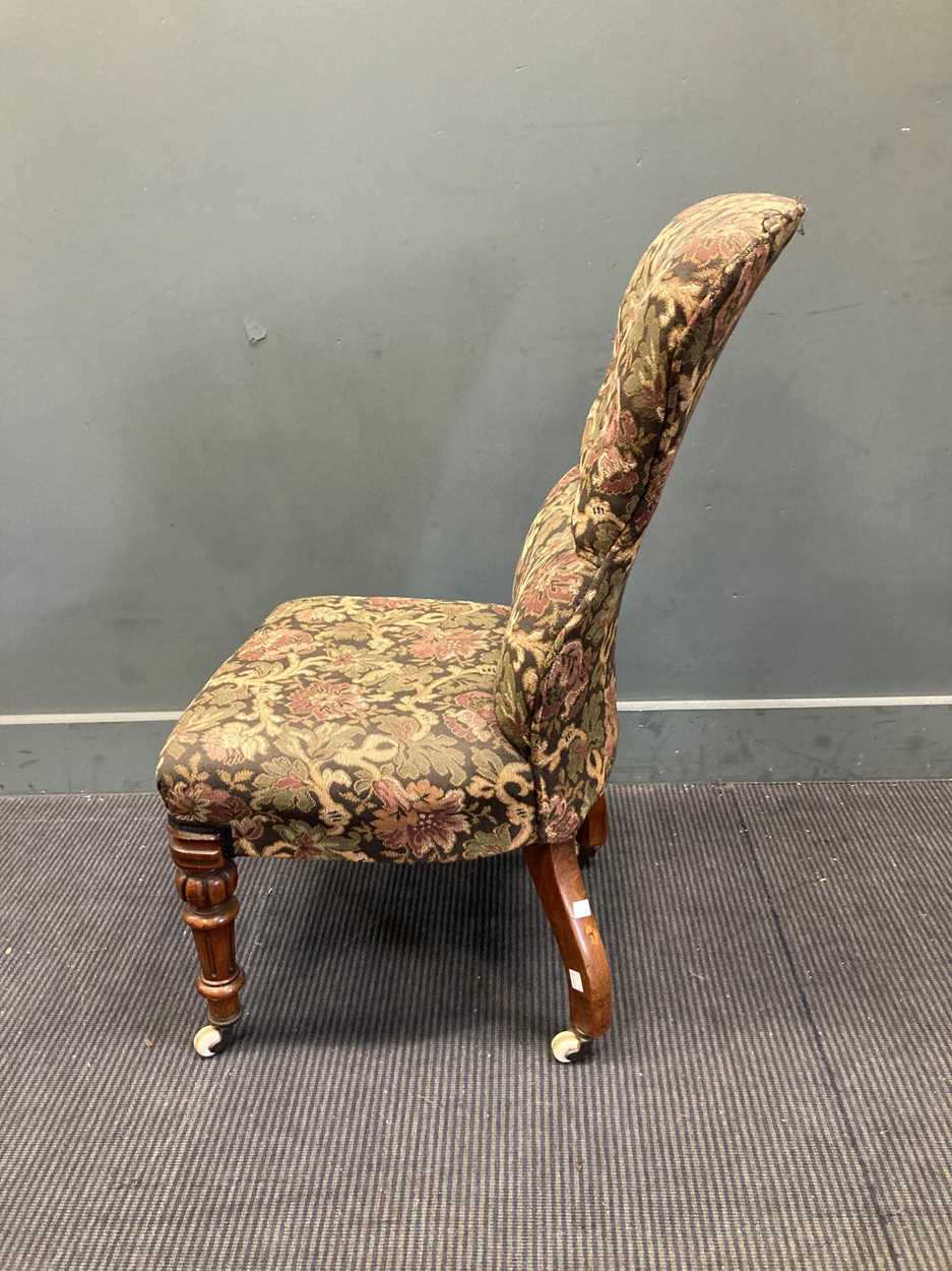 A Victorian turned leg side chair on casters - Image 2 of 6