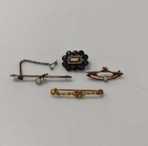 Three bar brooches and a lacepin brooch, assessed as being 9ct gold, gross weight 11g