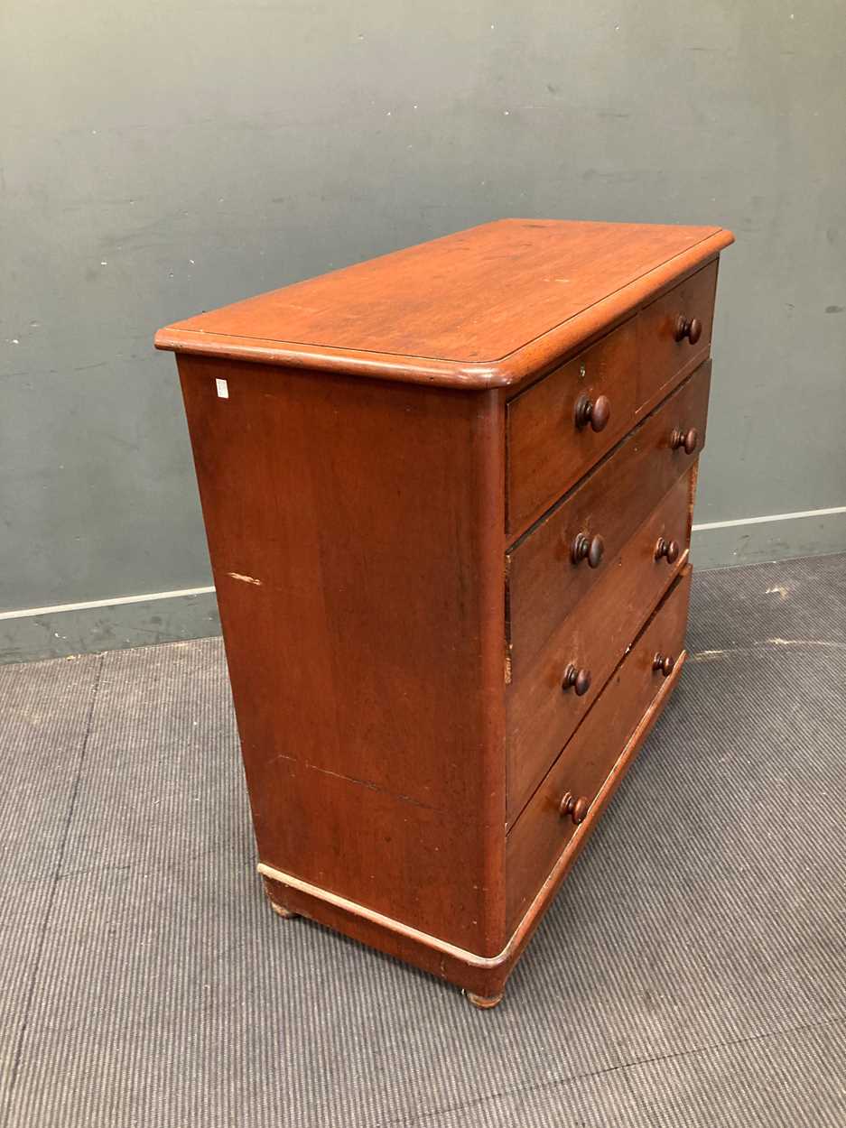 A Victorian mahogany chest of drawers 106 x 106 x 50cm and a triple mirror (2) - Image 3 of 8