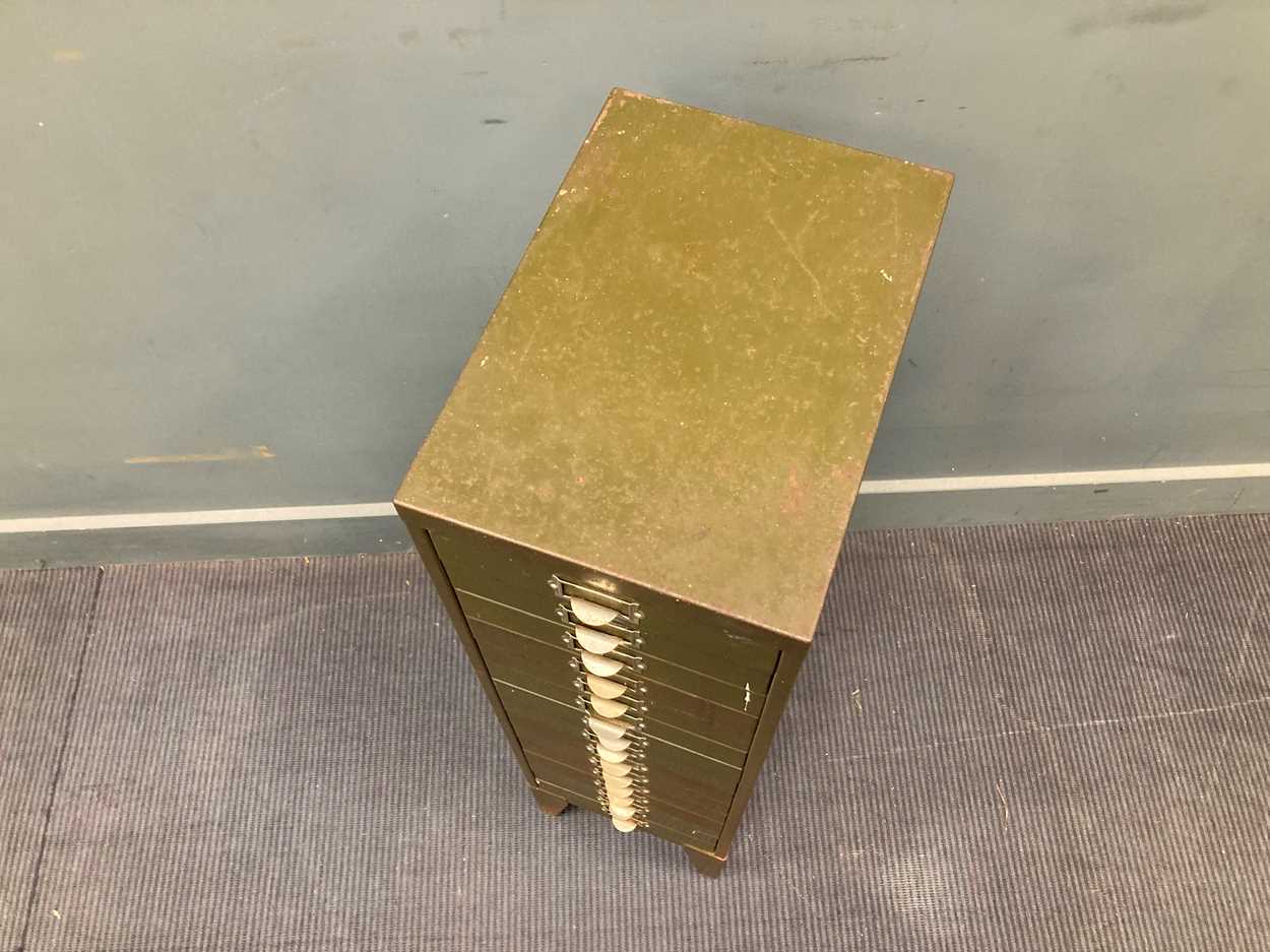An industrial green painted office drawer unit, 99 x 27 x 39cm - Image 2 of 6