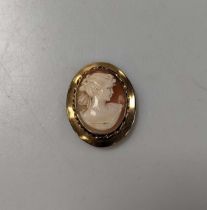 A hallmarked 9ct gold cameo brooch, weight 8.7g