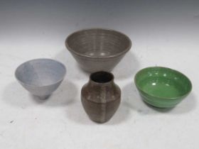 Various ceramic and studio pottery bowls (4)