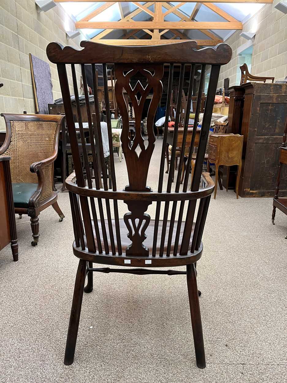 A Thames Valley walnut, fruitwood and elm comb-back arm chair, circa 1800, - Bild 6 aus 12