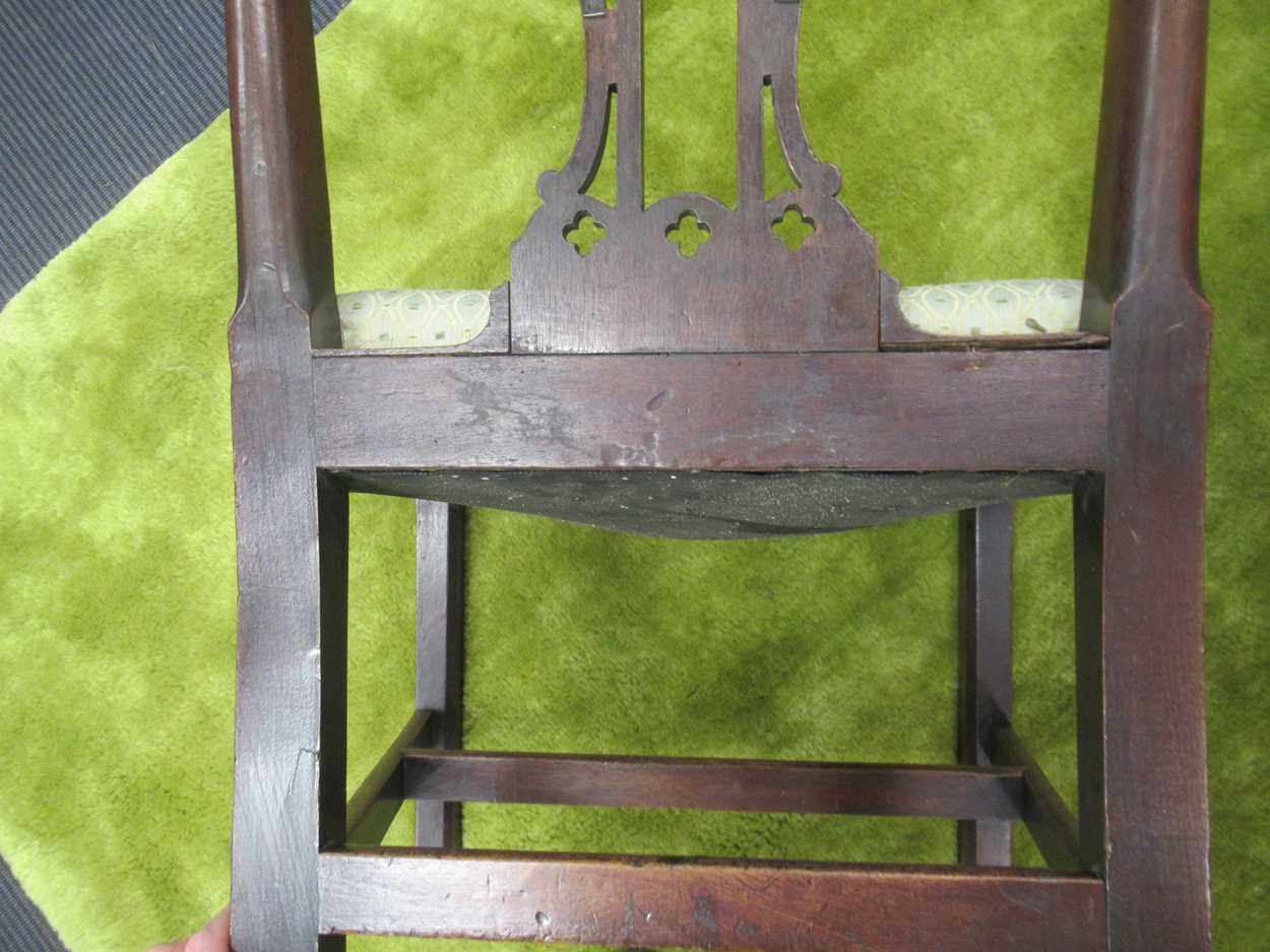 A set of four George III mahogany dining chairs, - Bild 7 aus 21