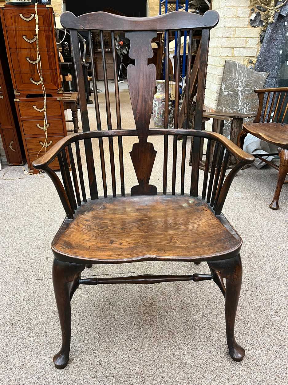 A Thames Valley cherry, walnut and elm comb-back armchair, circa 1785, - Bild 7 aus 8