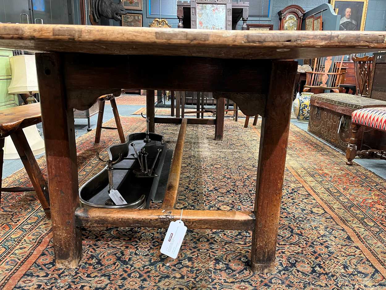 An oak refectory table, 18th century, - Bild 6 aus 10