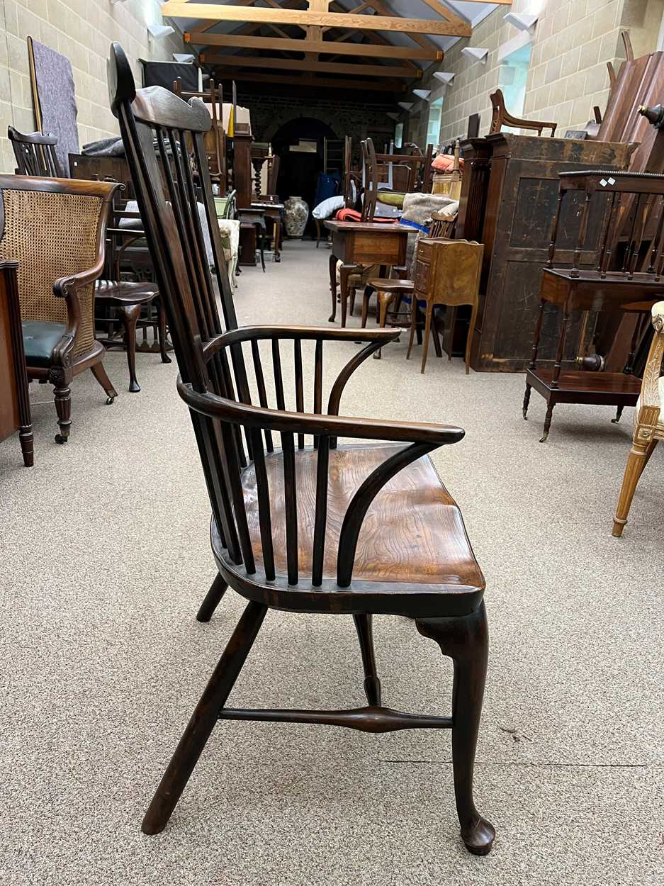 A Thames Valley cherry, walnut and elm comb-back armchair, circa 1785, - Bild 4 aus 8