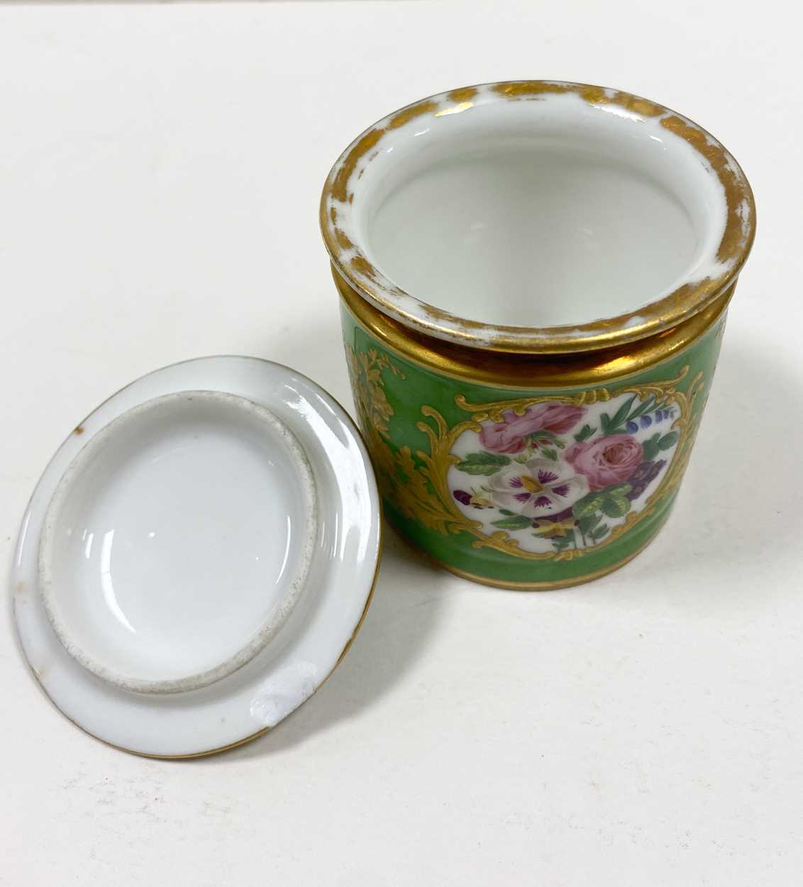 A Paris porcelain service, late 19th century, - Image 10 of 22