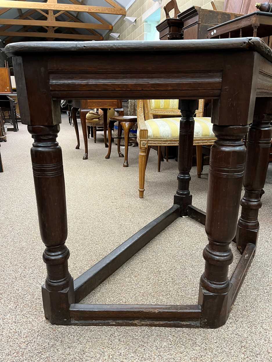 An oak credence table, 17th century, - Bild 3 aus 10