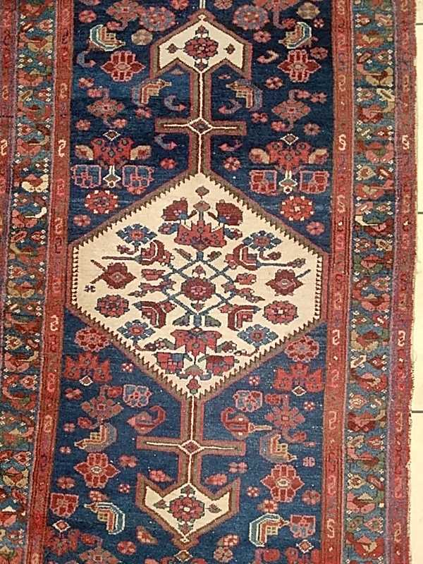 A Persian Karaja tribal rug, circa 1920, - Bild 2 aus 4