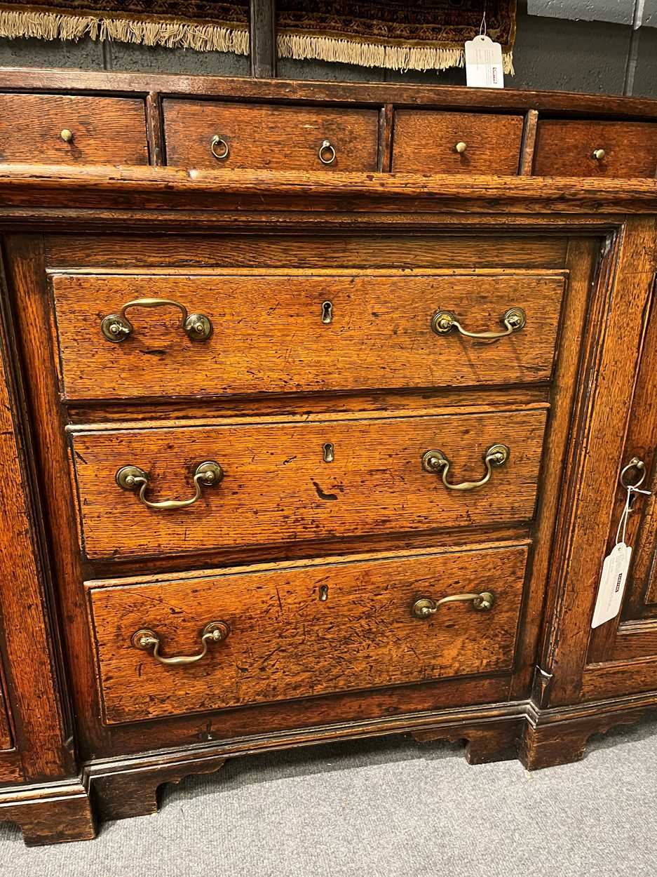 An oak dresser, 18th century, - Bild 5 aus 15