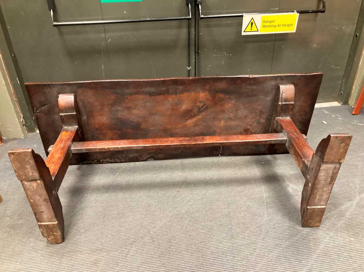 A single plank burr oak refectory table, late 17th / early 18th century style, - Bild 9 aus 15