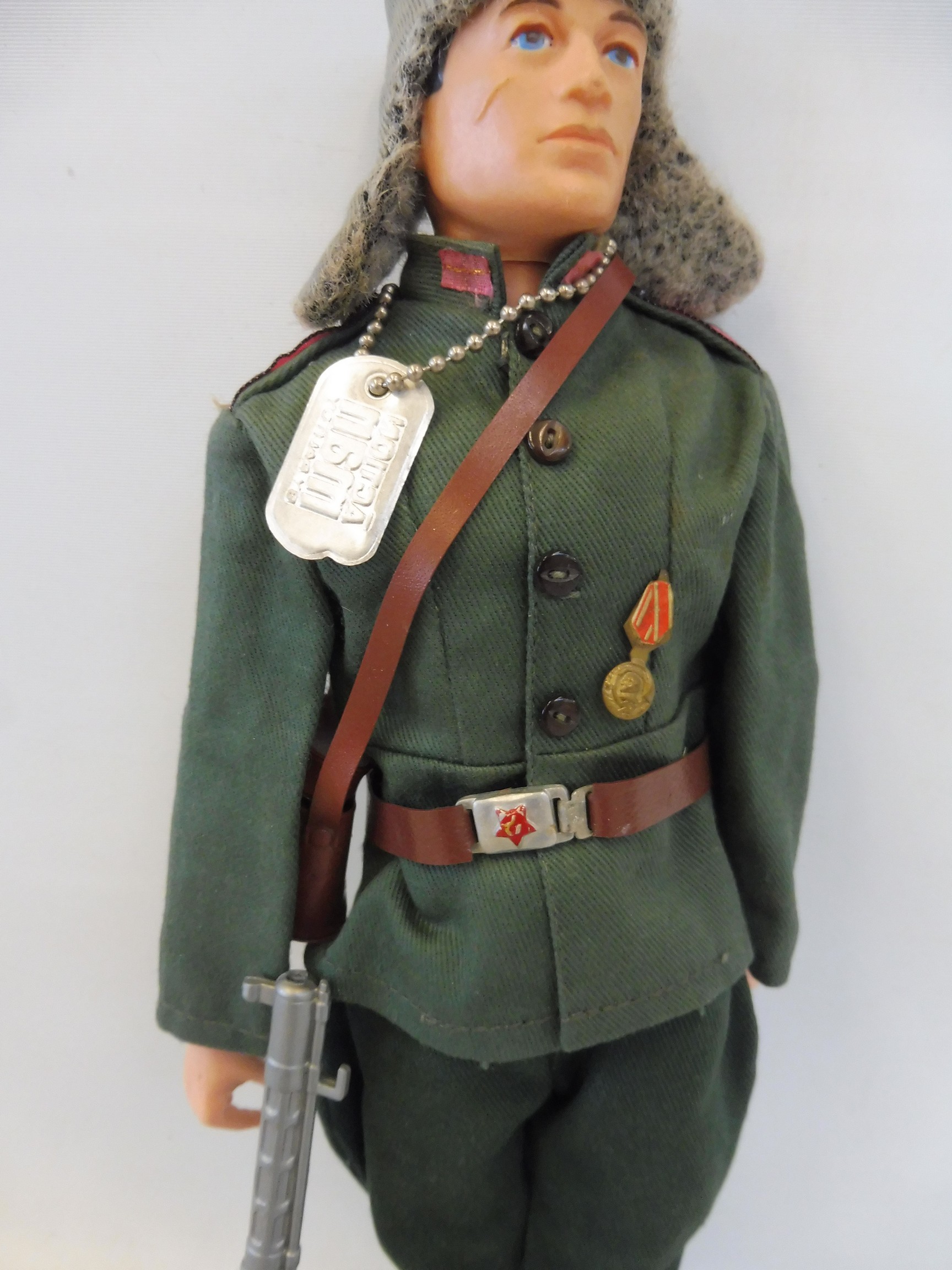 A complete Action Man Russian figure, in excellent condition, complete with dog tag, medal, grenades - Image 2 of 3