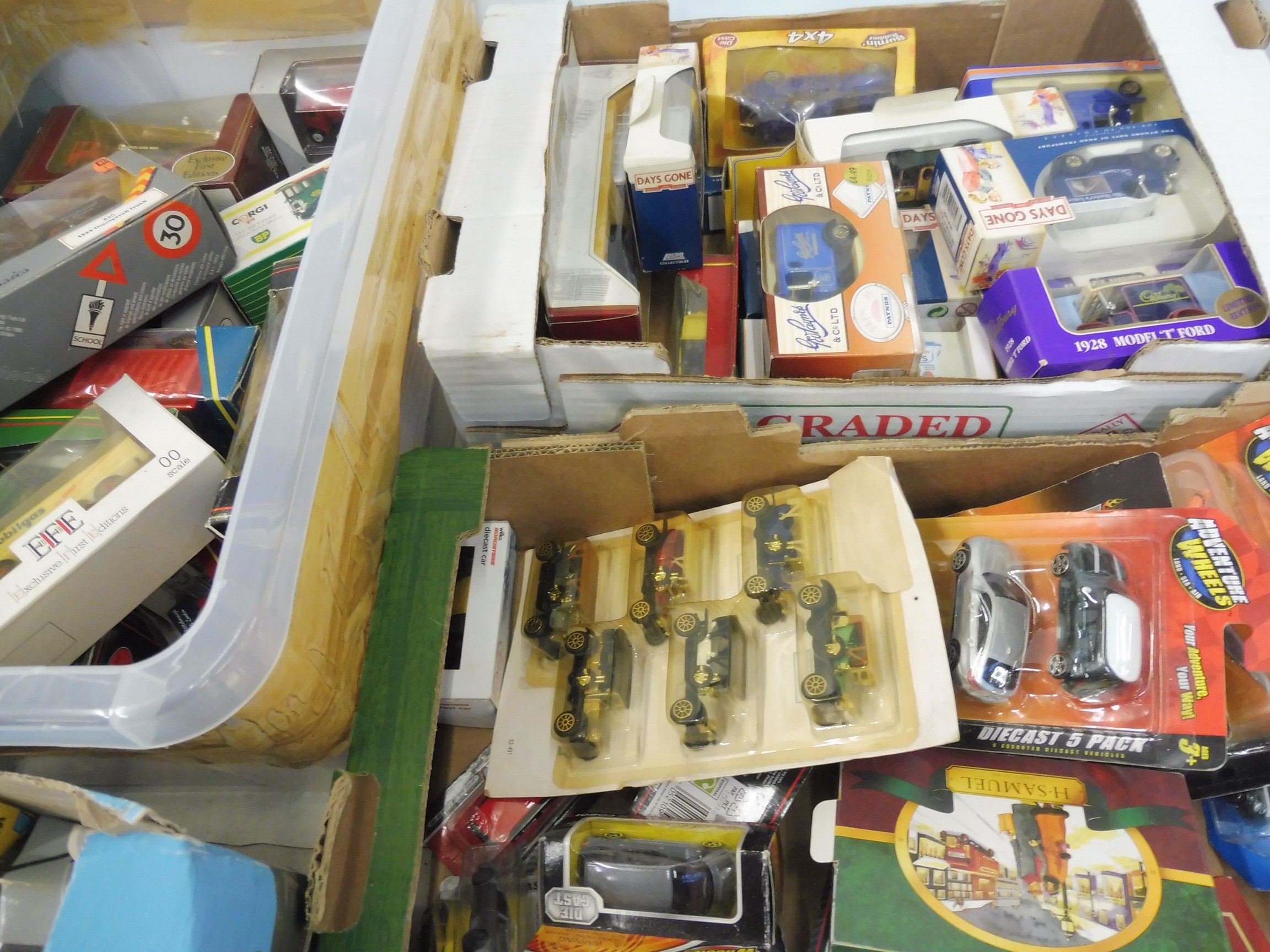 A large quantity, across four boxes, of various die-cast: EFE, Days Gone and other makers. - Image 3 of 3