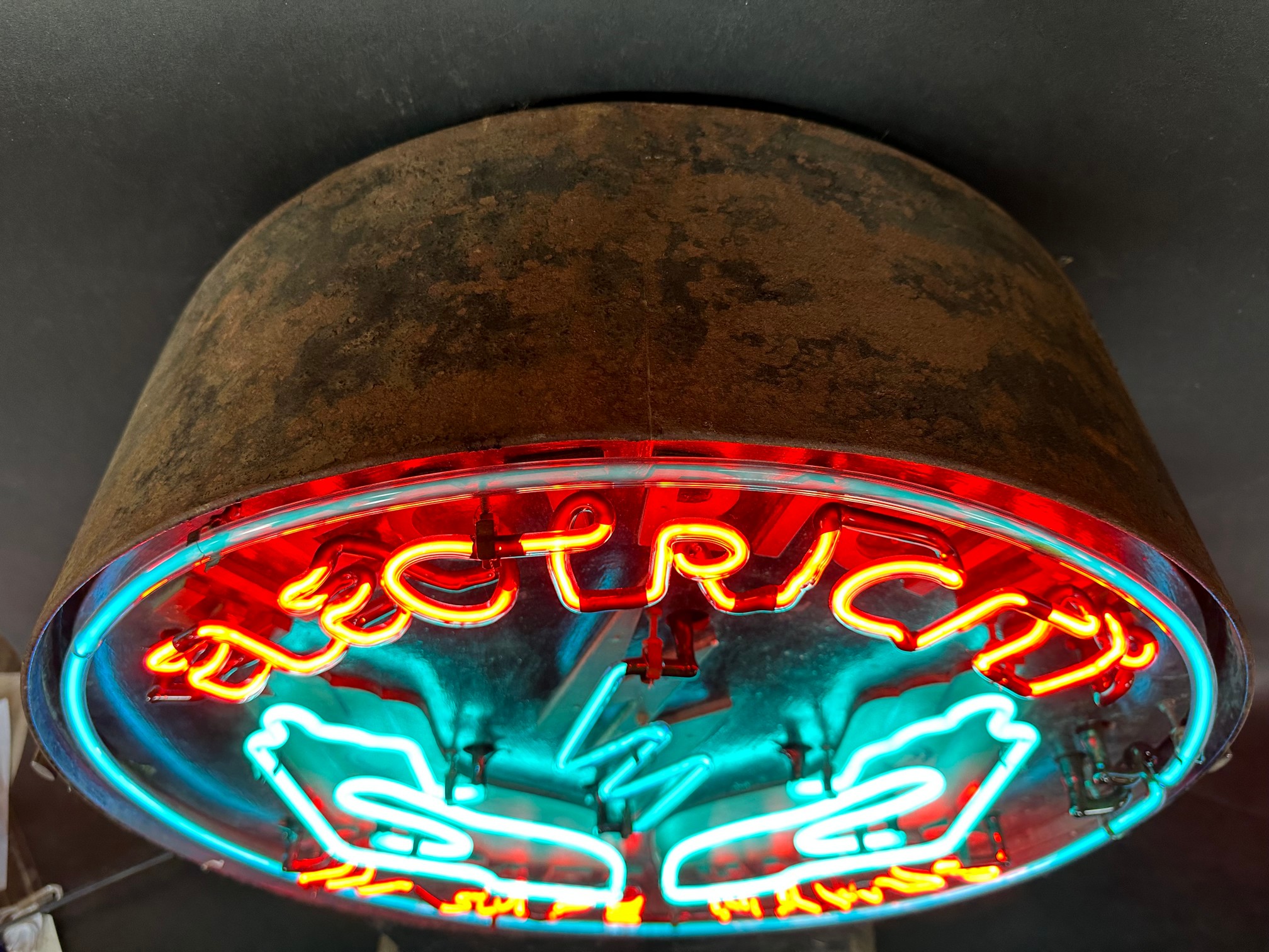 A fabulous illuminated neon lightbox, in excellent working condition, bearing the words 'Electricity - Bild 4 aus 5