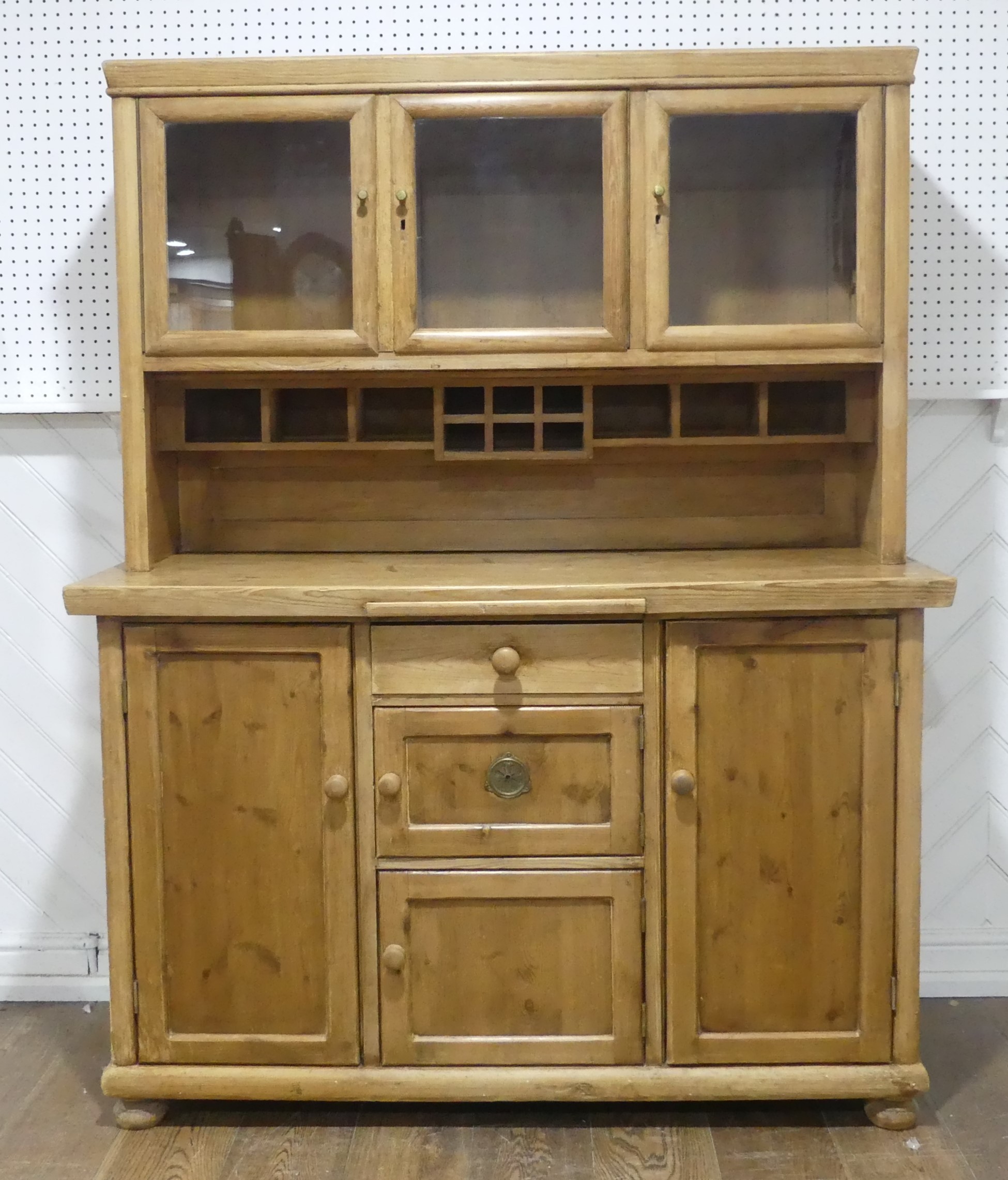 An Early 20thC glazed pine Dresser, with ceramic spice draws, W 137cm x H 173cm x D 55.5cm. - Bild 2 aus 12