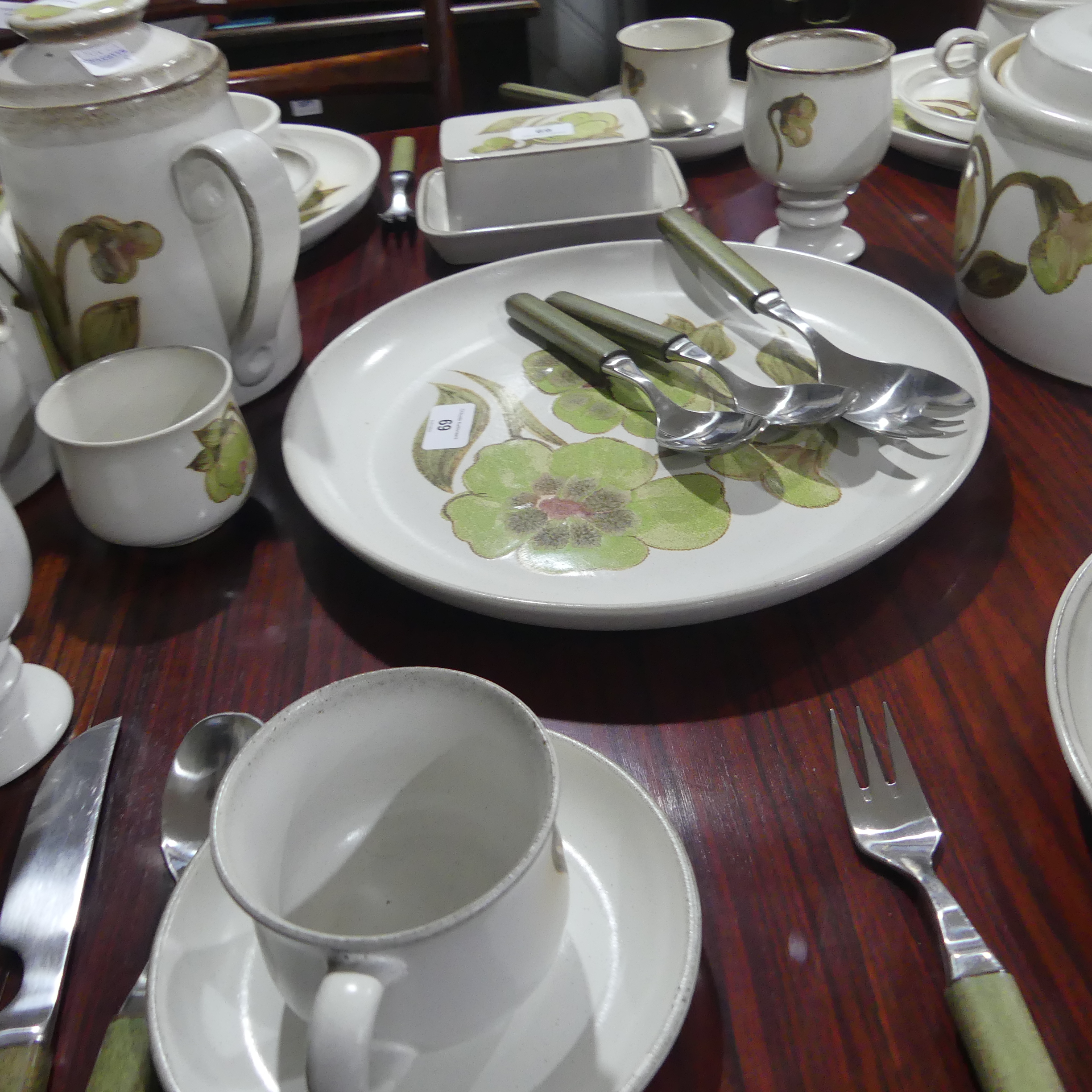 A Denby 'Trobadour' pattern Dinner and Tea Service, comprising eight Dinner Plates, eight Side - Image 4 of 12