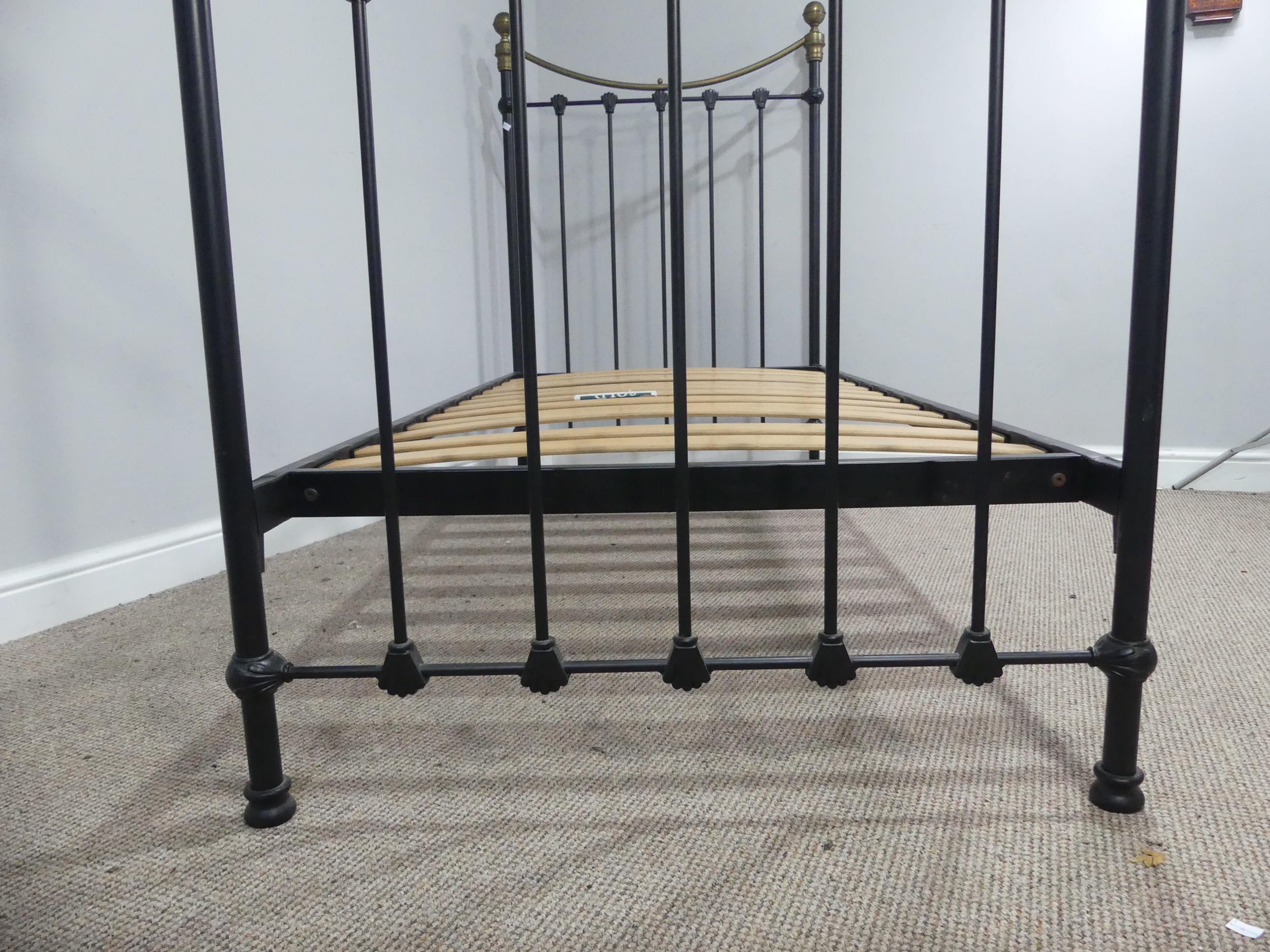 A Victorian style brass and steel single Bed Frame, W 198cm x D 90cm x H 136cm. - Bild 7 aus 7