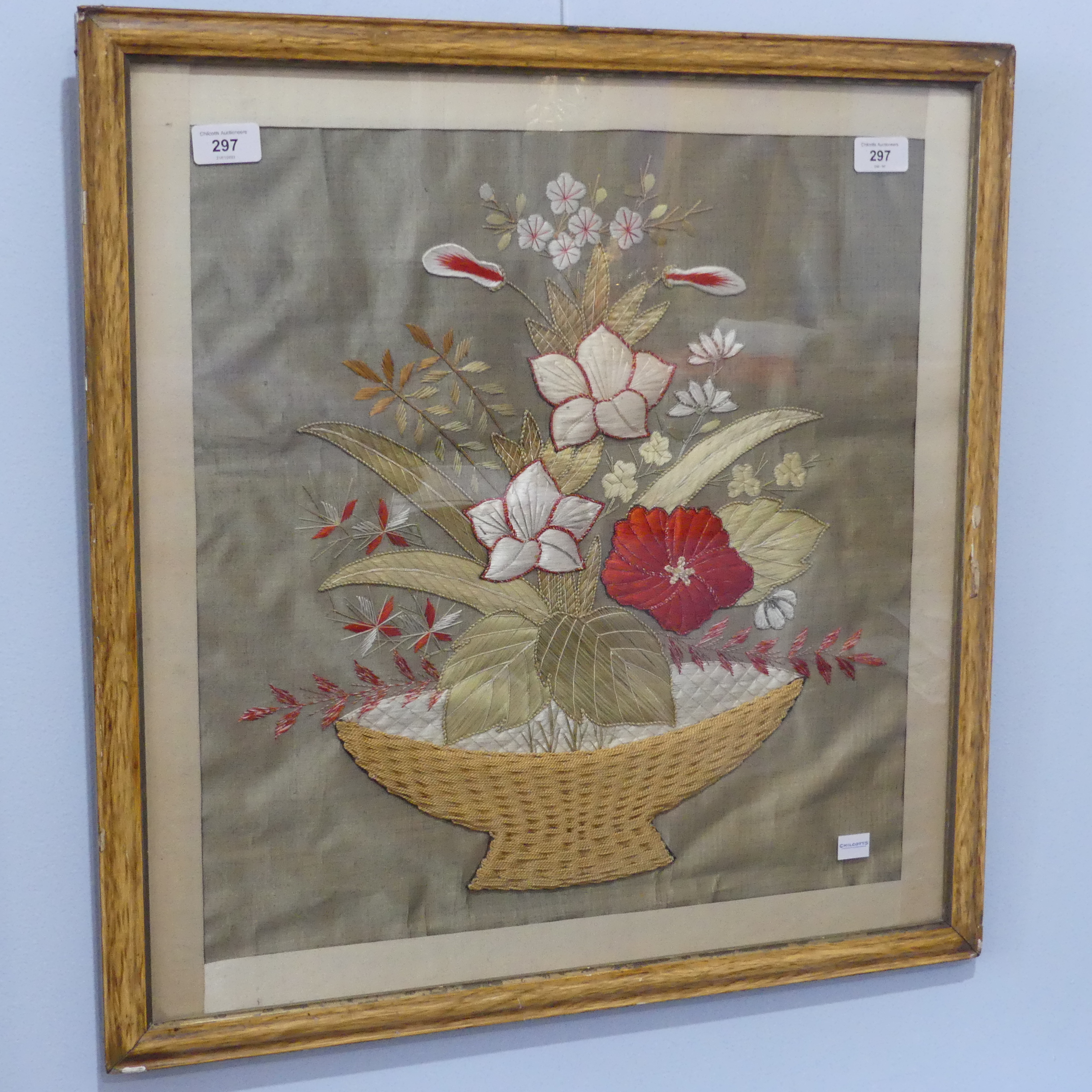 A pair of silk embroidery Pictures, depicting baskets of flowers, 48cm x 46cm, framed (2) - Image 5 of 5