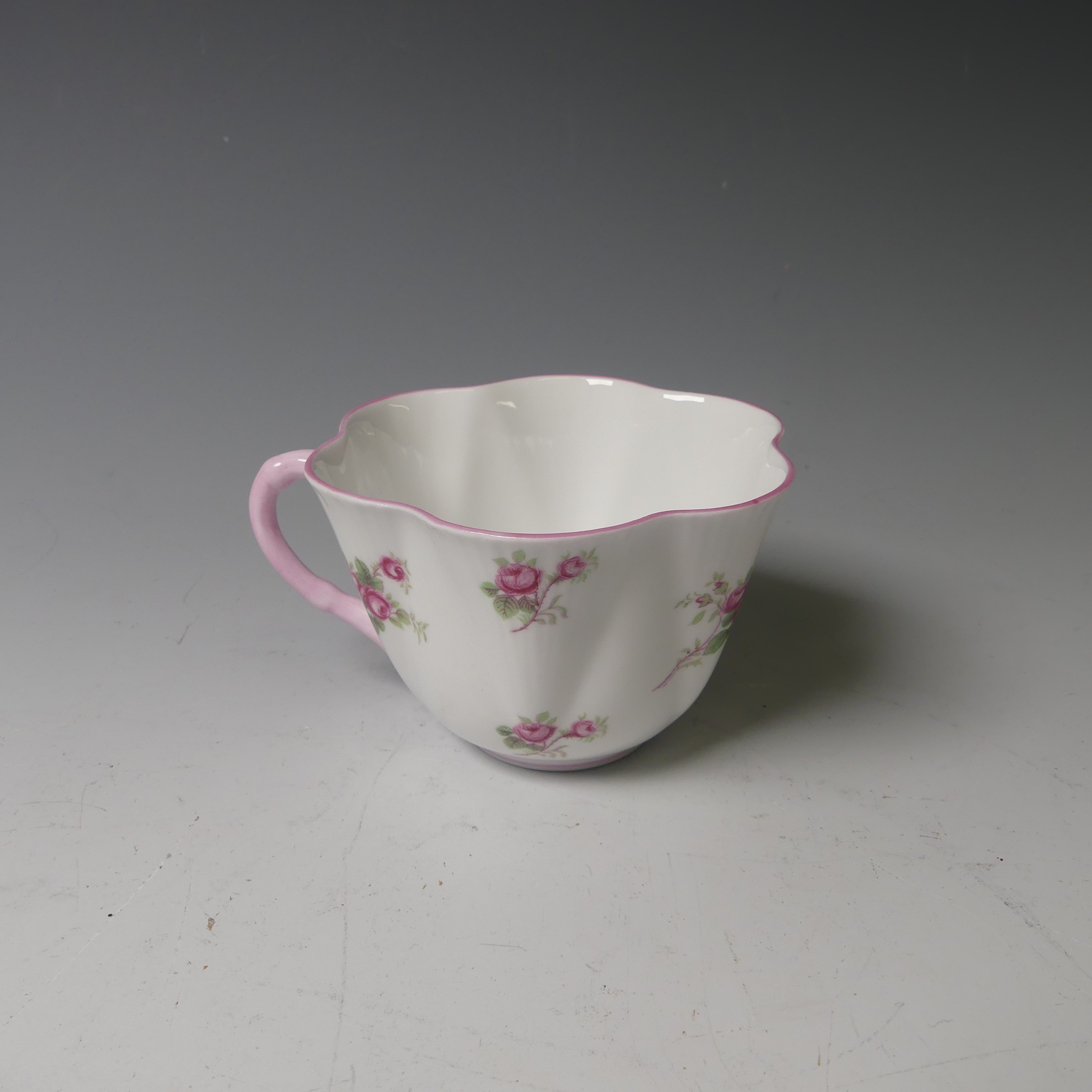 A Shelley 'Bridal Rose' pattern Tea Set, comprising six Cups and Saucers, Tea Plates, one broken, - Image 9 of 16