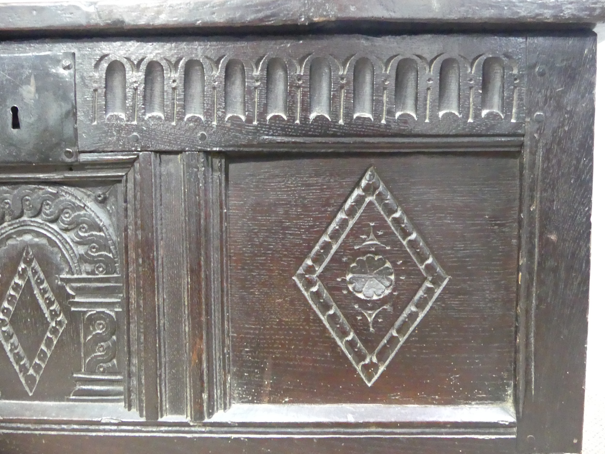 A 17th century oak three panel Coffer, the front with carved panels below a carved frieze, on square - Bild 3 aus 15