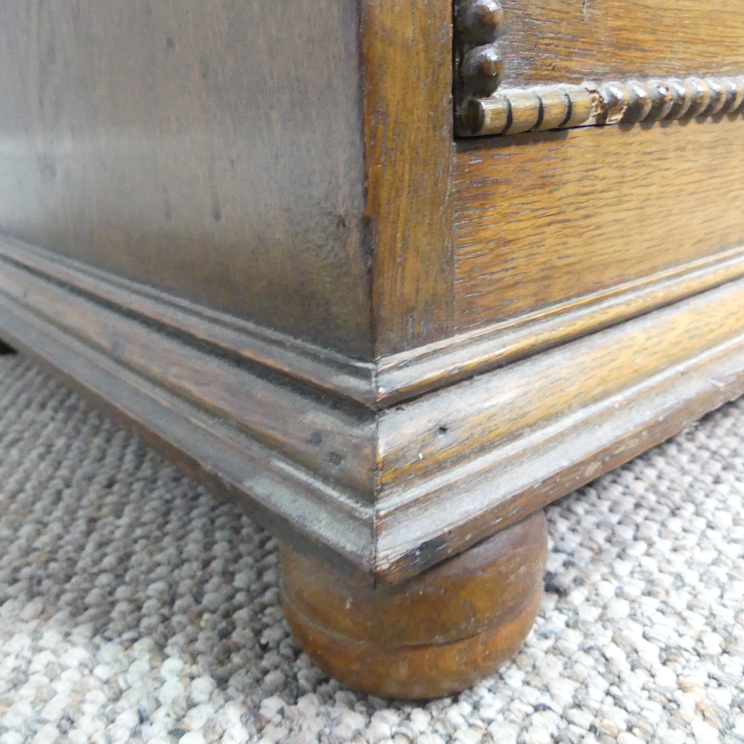 An Early 20th century oak Chest of Drawers, of three long drawers with decorative beading and - Image 13 of 15