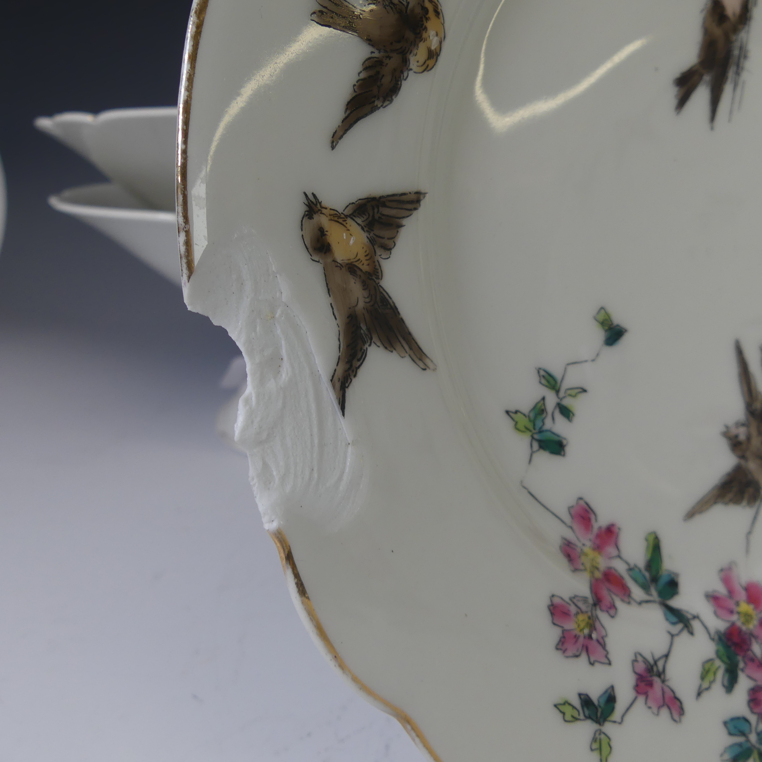 A 20thC Chinoiserie pattern Dessert Service, comprising two Comportes, four Dishes, and twelve - Bild 11 aus 17