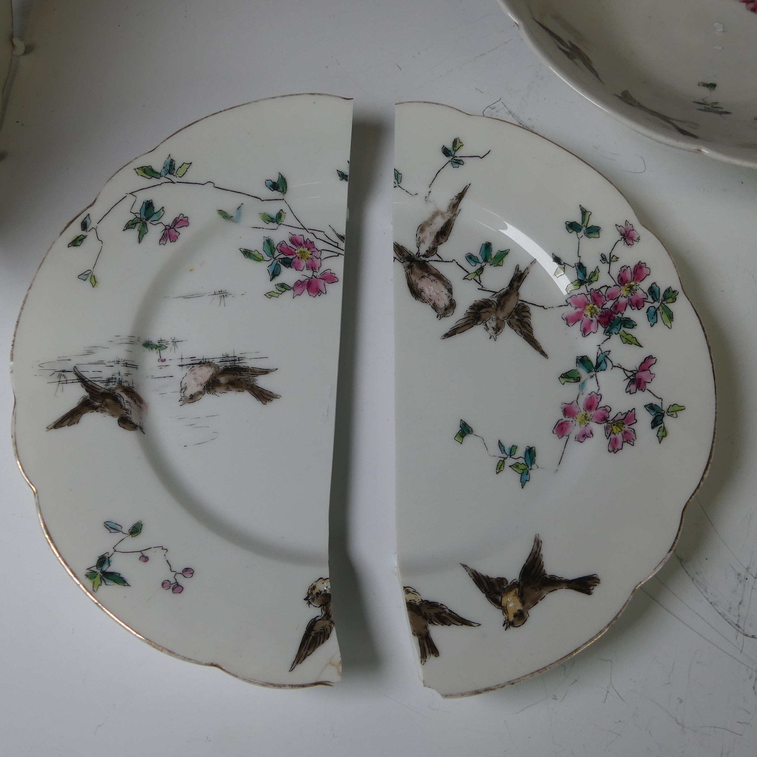 A 20thC Chinoiserie pattern Dessert Service, comprising two Comportes, four Dishes, and twelve - Bild 10 aus 17