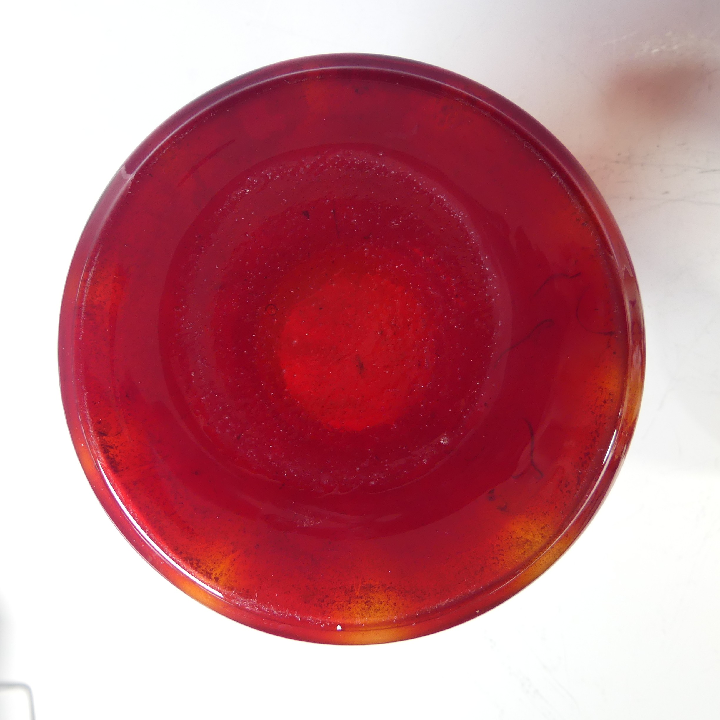 A Loetz style studio glass Vase, of pink colour, together with another Loetz type glass Vase, a - Bild 9 aus 30