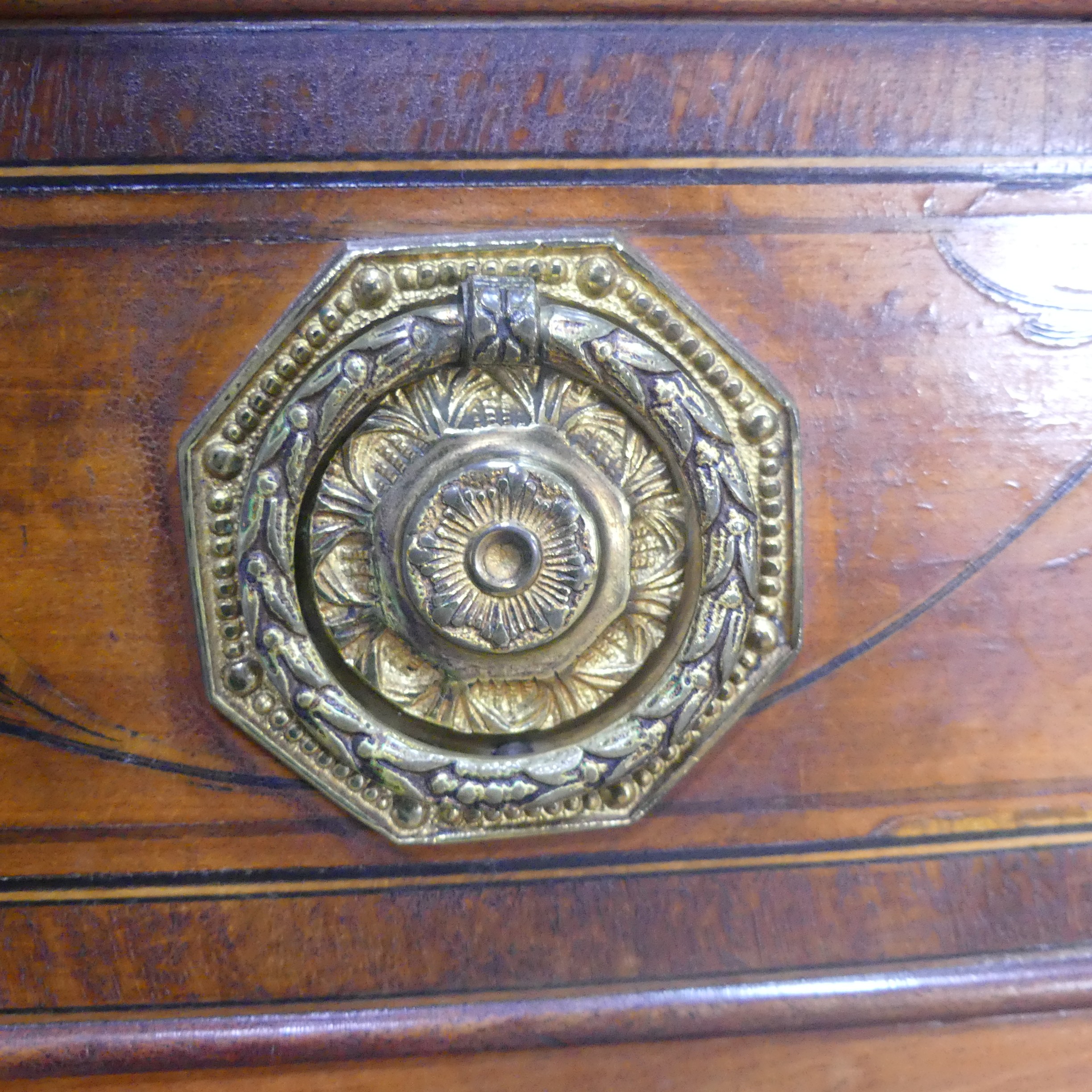 An Edwardian Sheraton Revival inlaid mahogany bow front Chest of Drawers, note damage to one side - Image 18 of 24