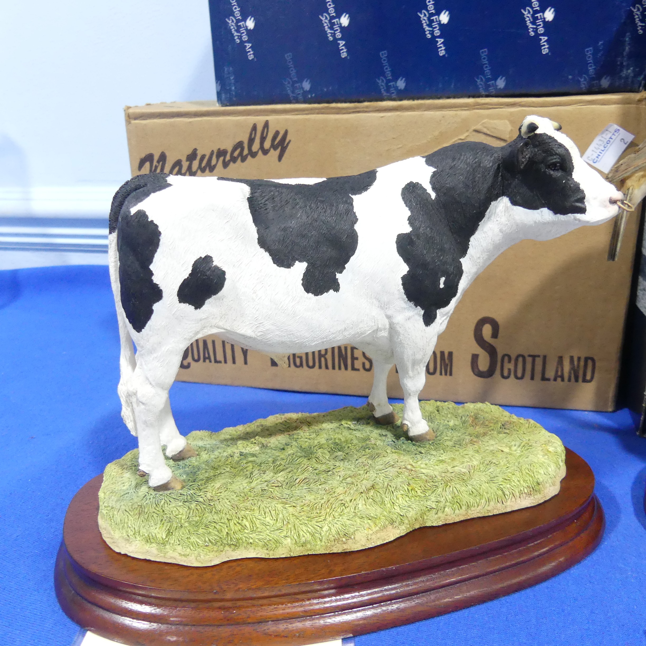 Border Fine Arts; Three boxed figures, including two limited editions; The 'Holstein Friesian - Bild 12 aus 17