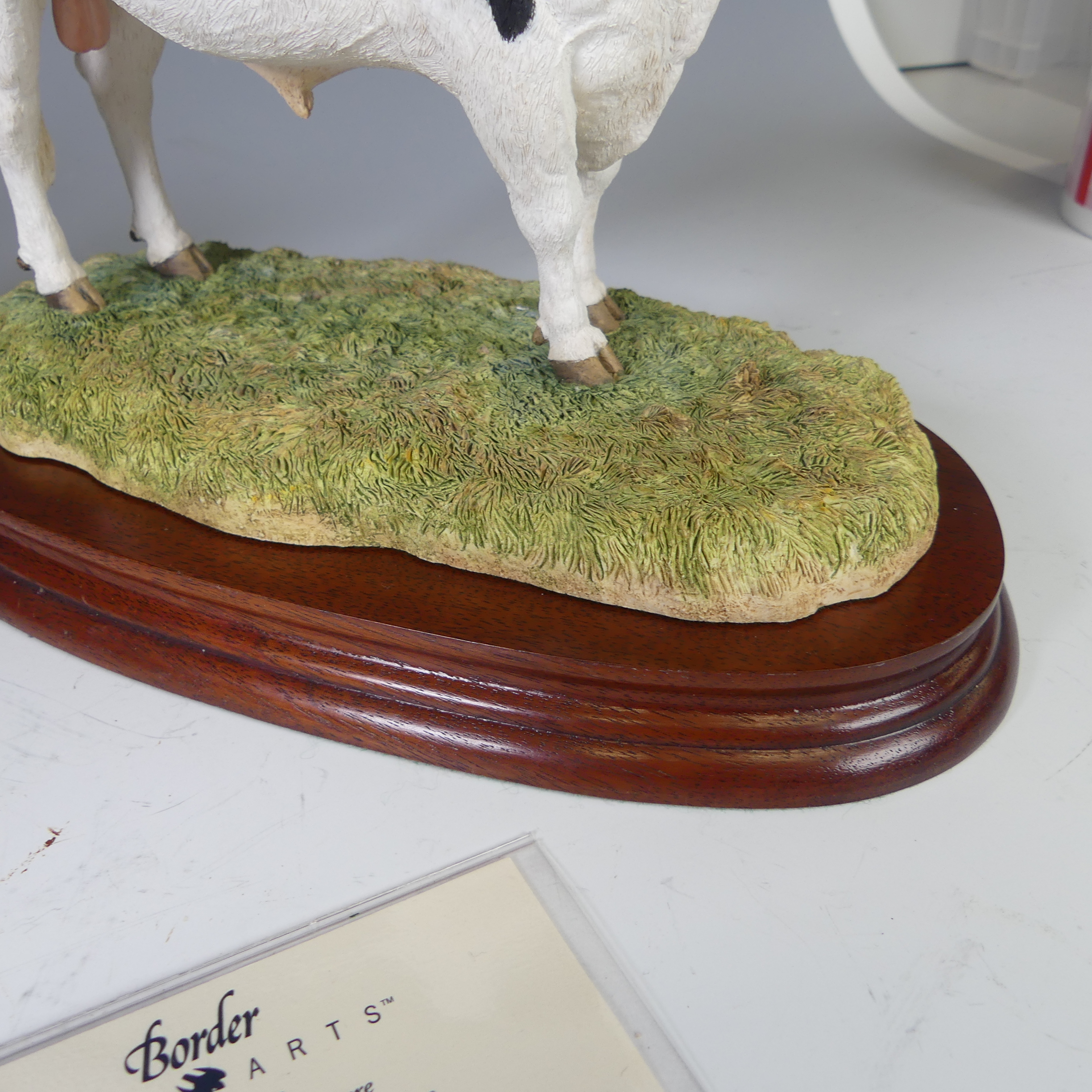 Border Fine Arts; Three boxed figures, including two limited editions; The 'Holstein Friesian - Bild 9 aus 17