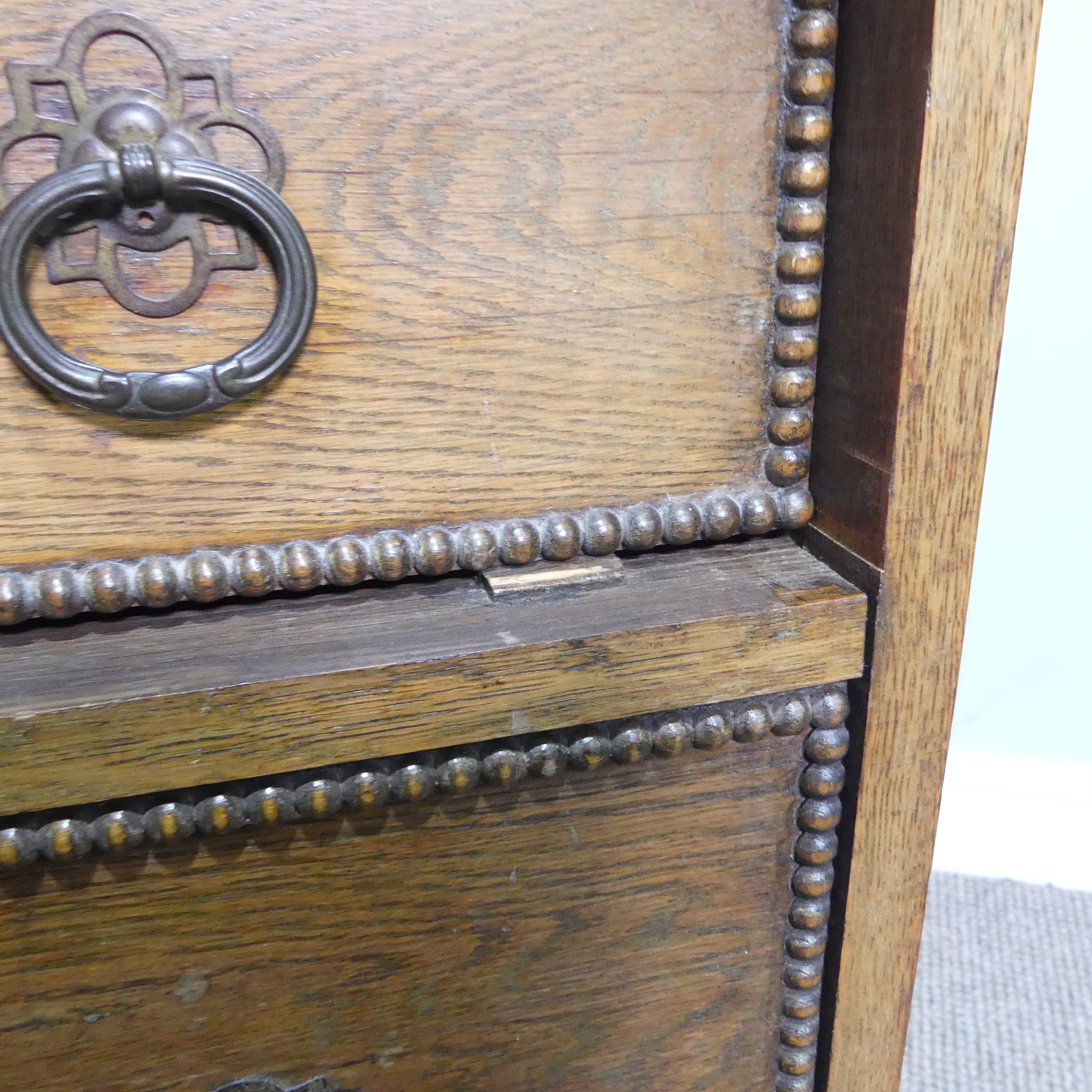 An Early 20th century oak Chest of Drawers, of three long drawers with decorative beading and - Image 9 of 15