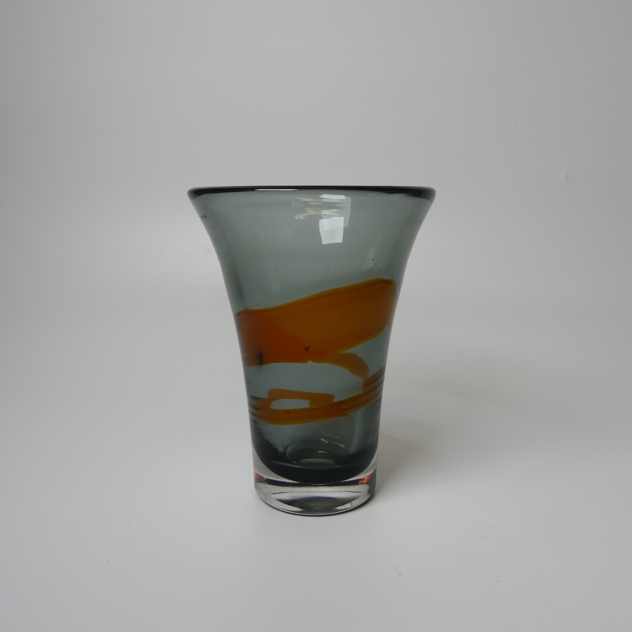 A Geoffrey Baxter for Whitefriars ribbon-trail fluted Vase, of kingfisher blue and meadow green, H - Bild 5 aus 8