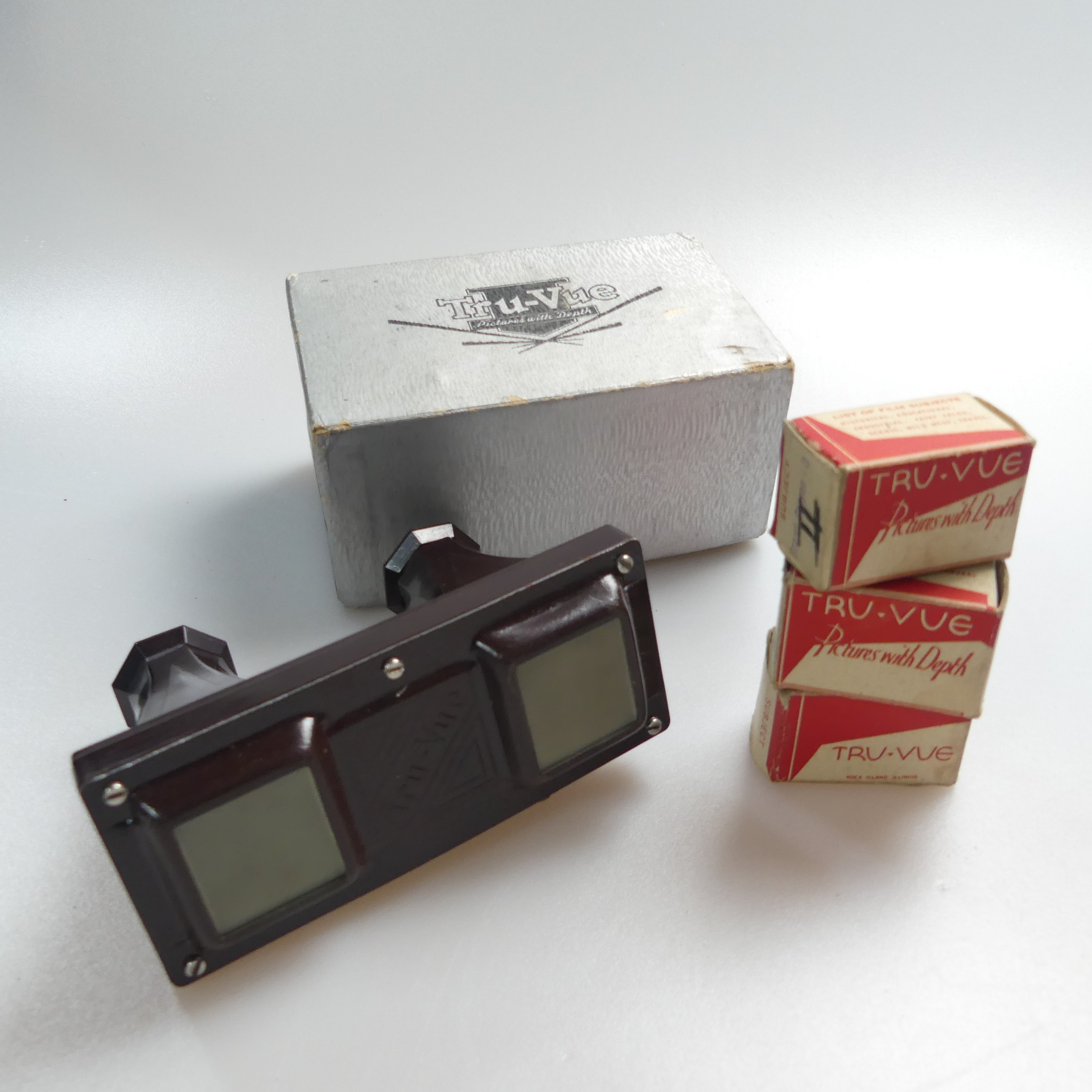 K.K.W. novelty miniature Camera Lighter on tripod, H: 9cm, including tripod, together with a vintage - Image 2 of 6