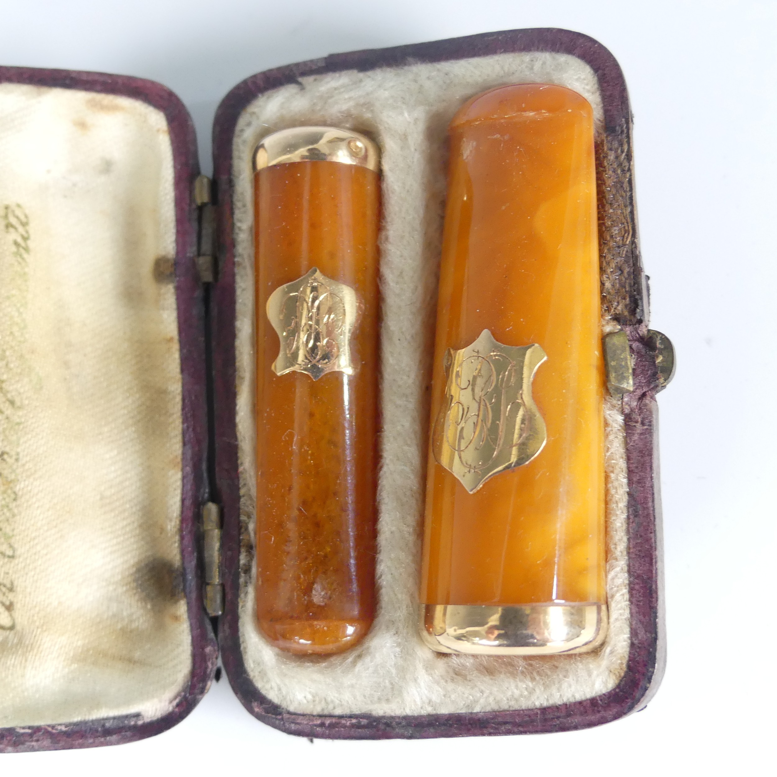 A pair of early 20thC gold mounted amber Cheroot Holders, in fitted leather case, together with a - Image 5 of 5