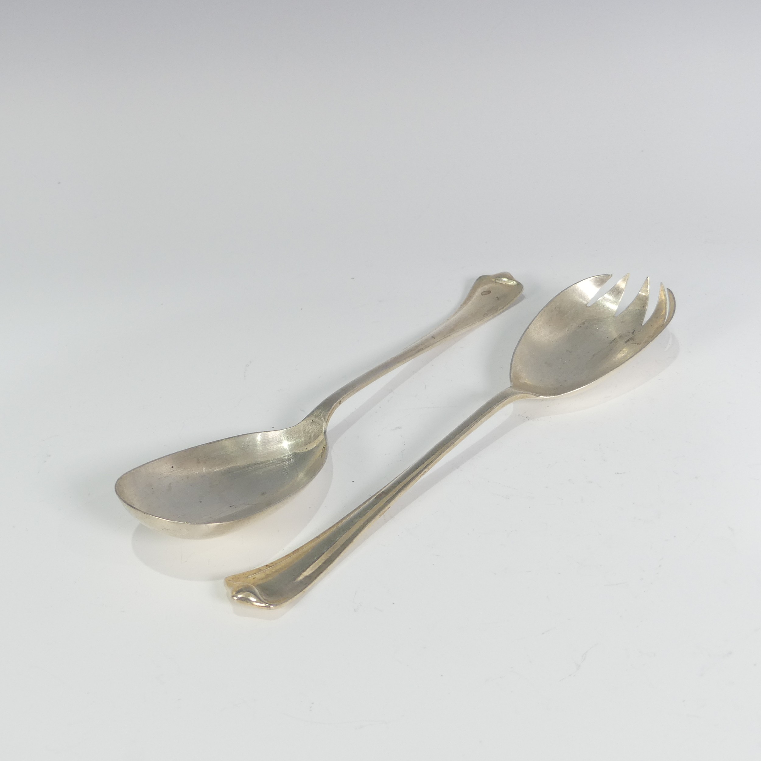 A pair of George V silver Salad Servers, by Atkin Brothers, hallmarked Sheffield 1929, 22.8cm - Image 2 of 6