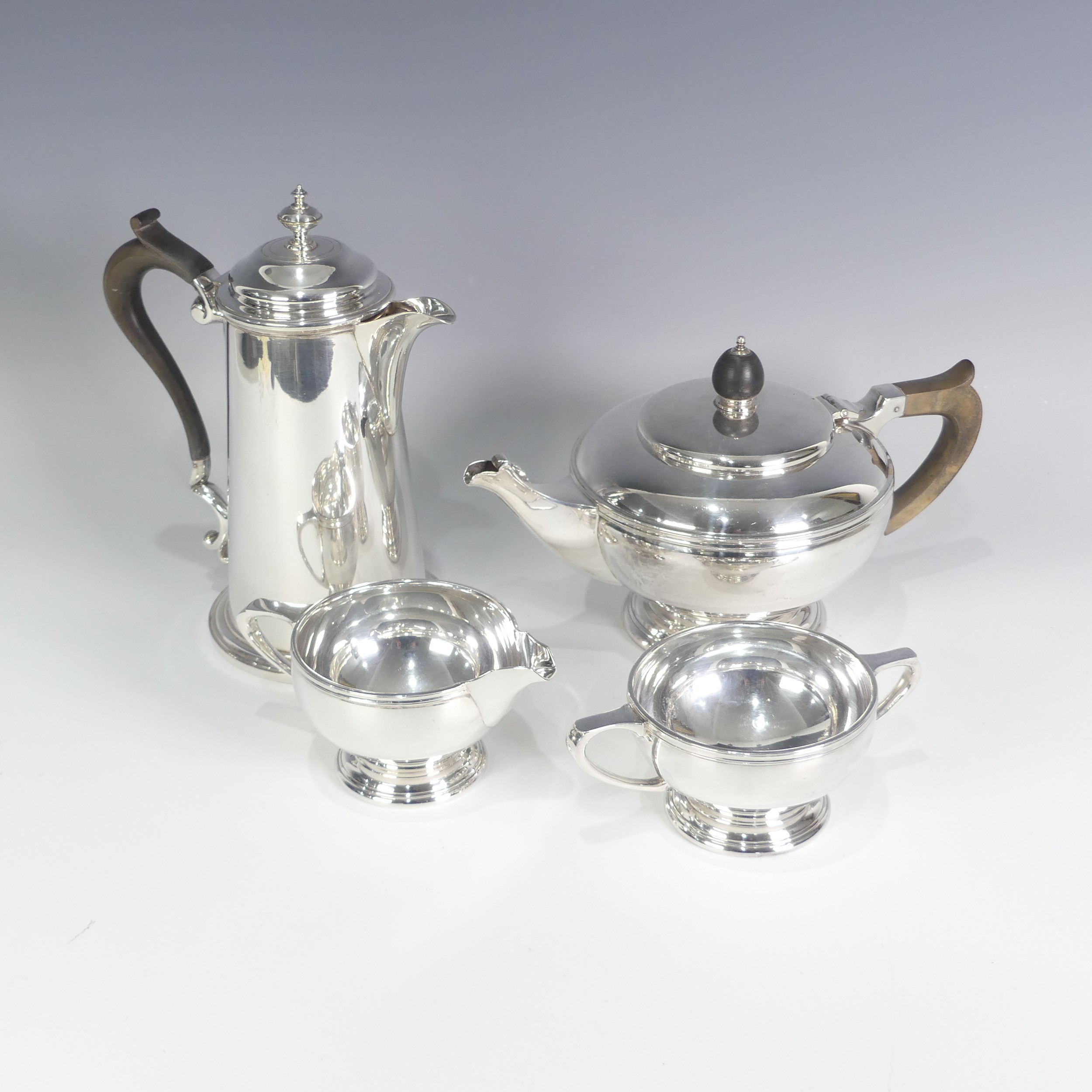 A Mappin & Webb 'Mappin Plate' four piece Tea Set, pattern no. W23101 (4) - Image 2 of 8