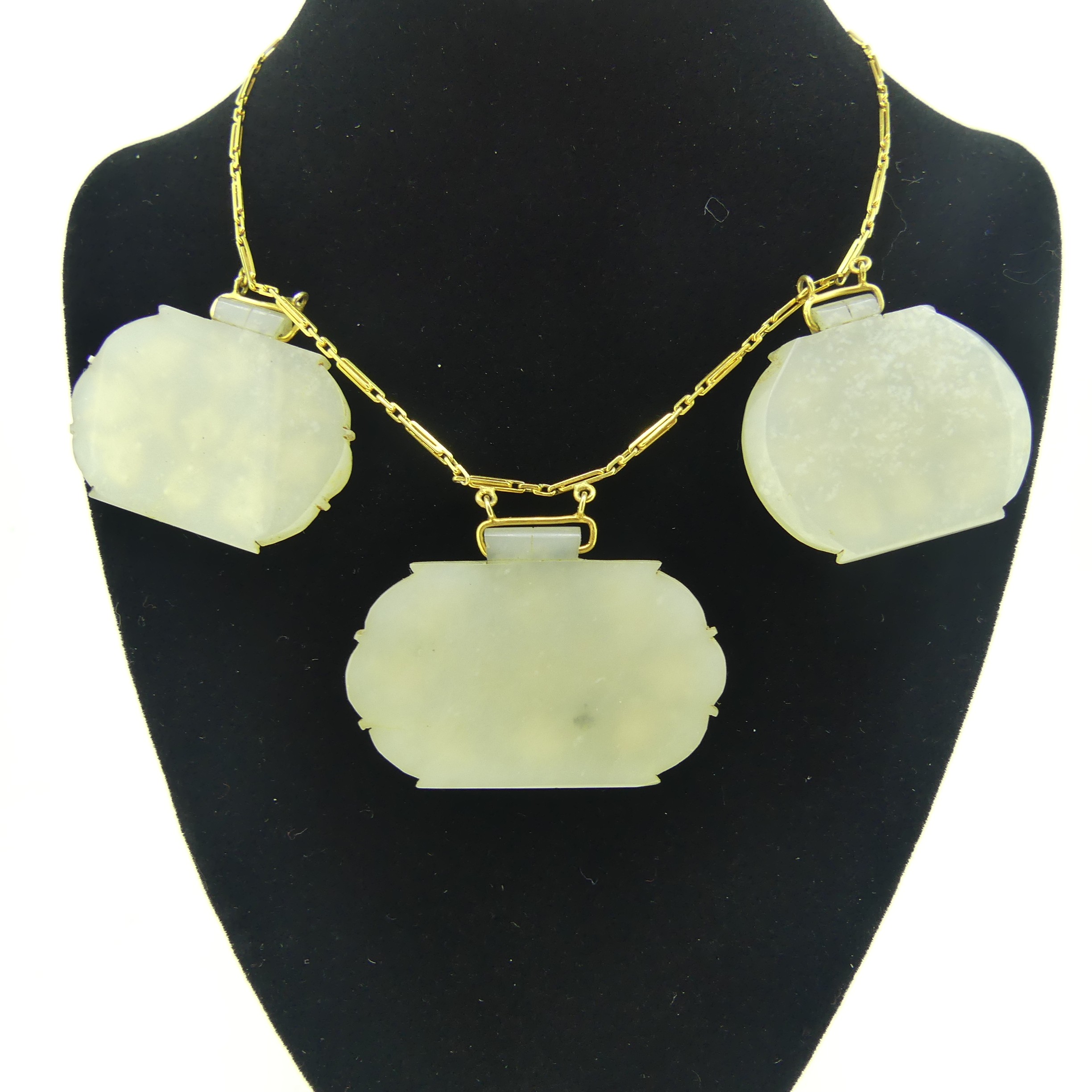 An Indian multi-gem set jade Necklace (Haldili), formed of three pale jade plaques applied with gold - Image 2 of 7