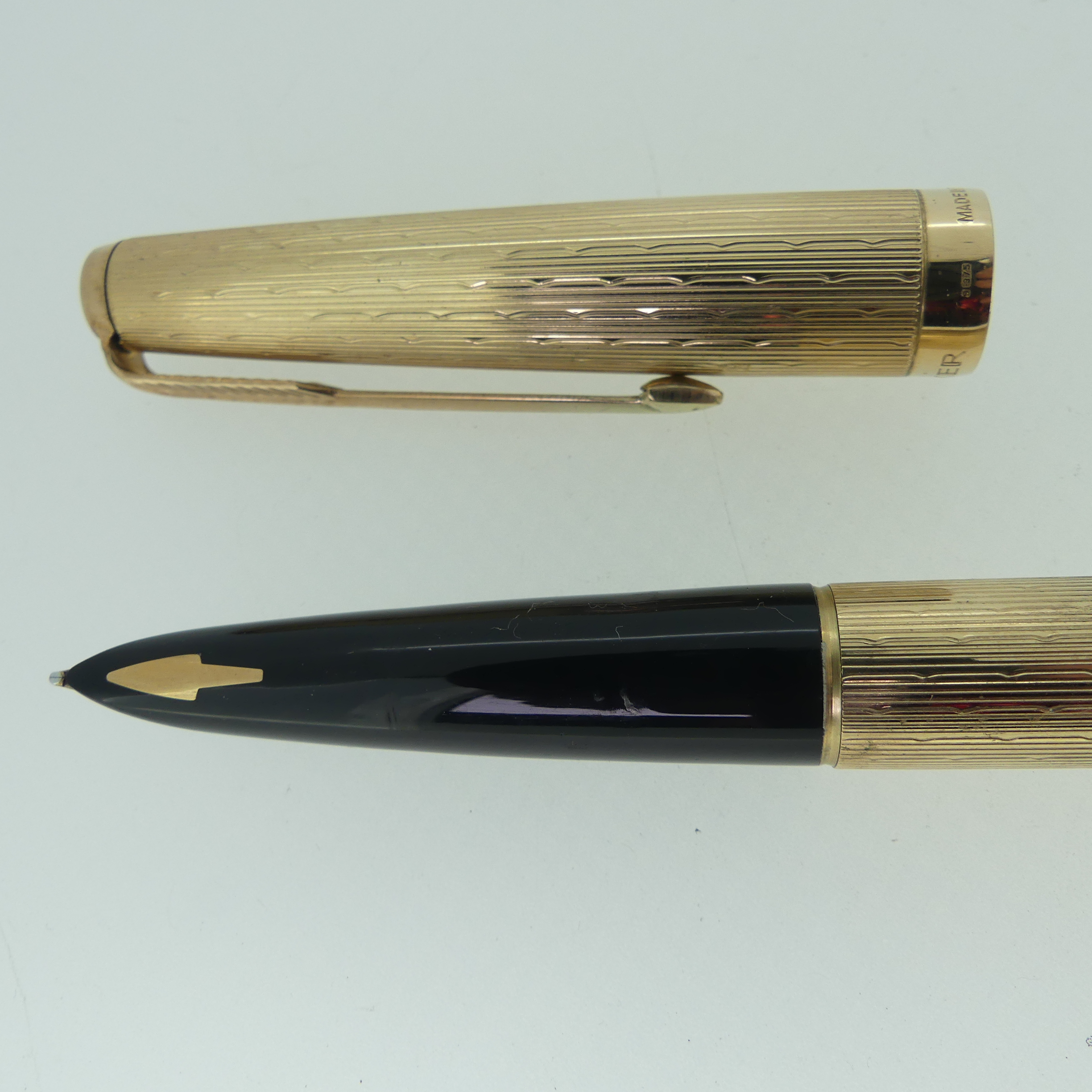 A 9ct gold Parker Fountain Pen, with engine turned decoration and vacant cartouche, 13.5cm long, - Image 10 of 13