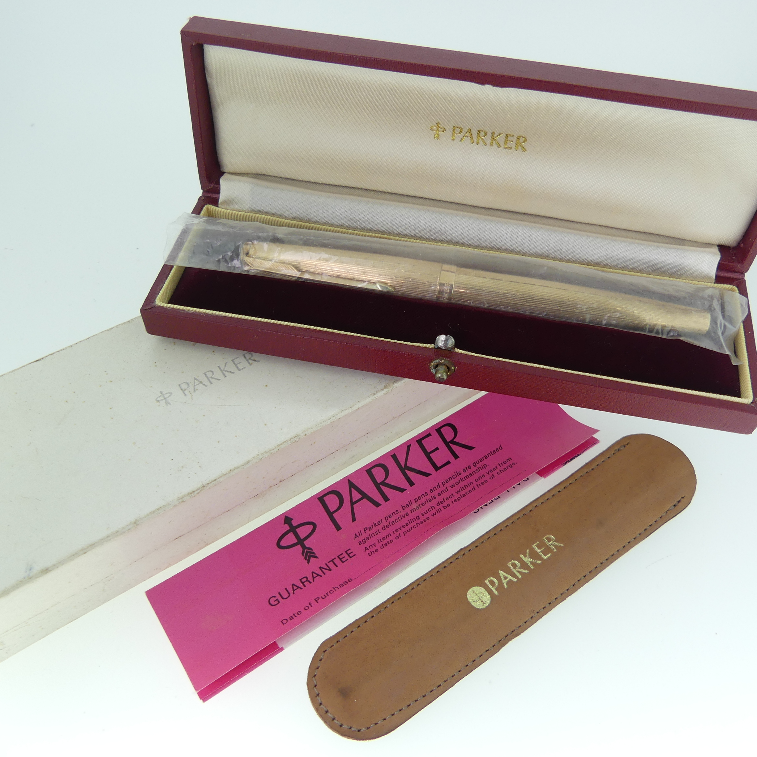 A 9ct gold Parker Fountain Pen, with engine turned decoration and vacant cartouche, 13.5cm long, - Image 12 of 13