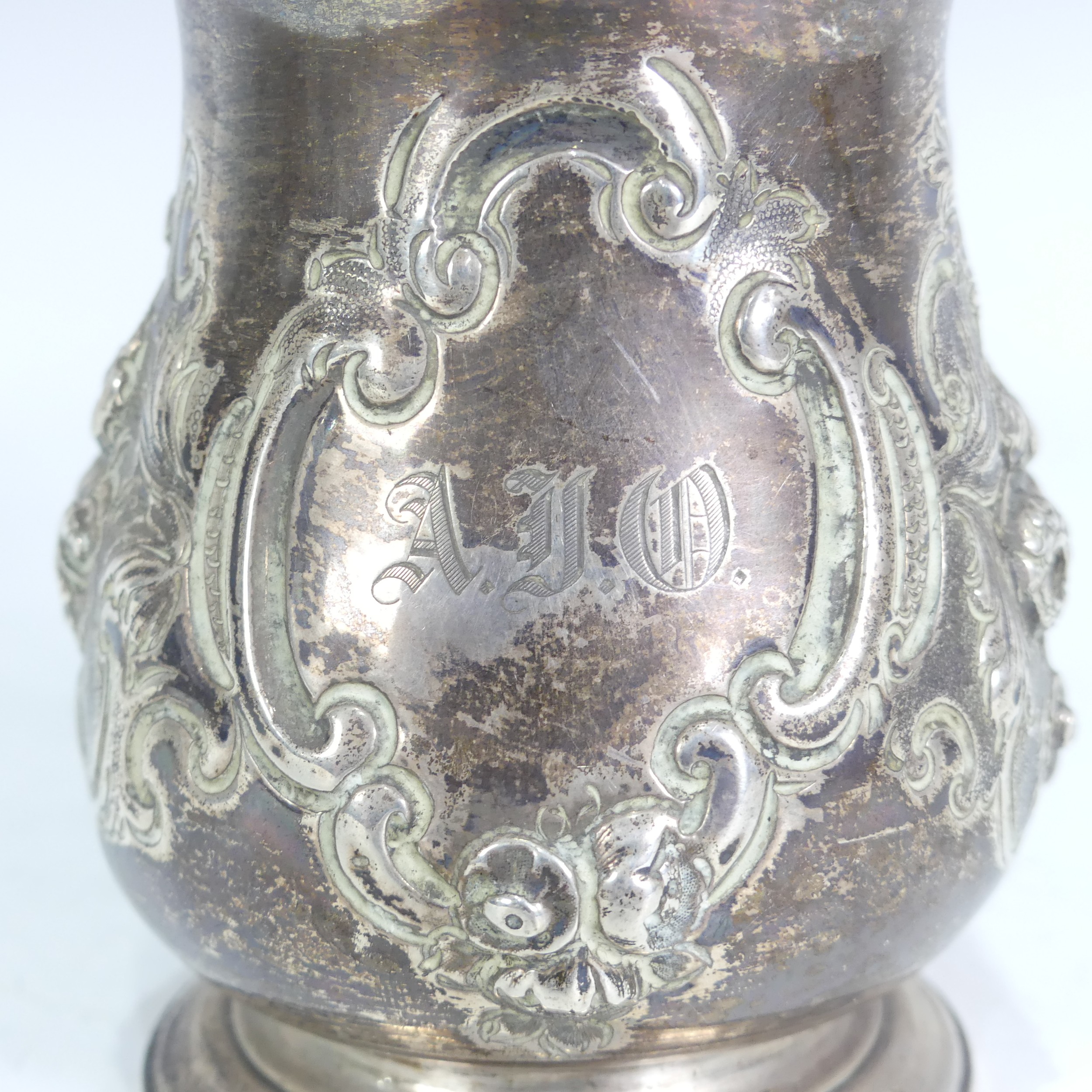A Victorian silver Mug, by Daniel & Charles Houle, hallmarked London, 1861, of baluster form with - Image 5 of 6