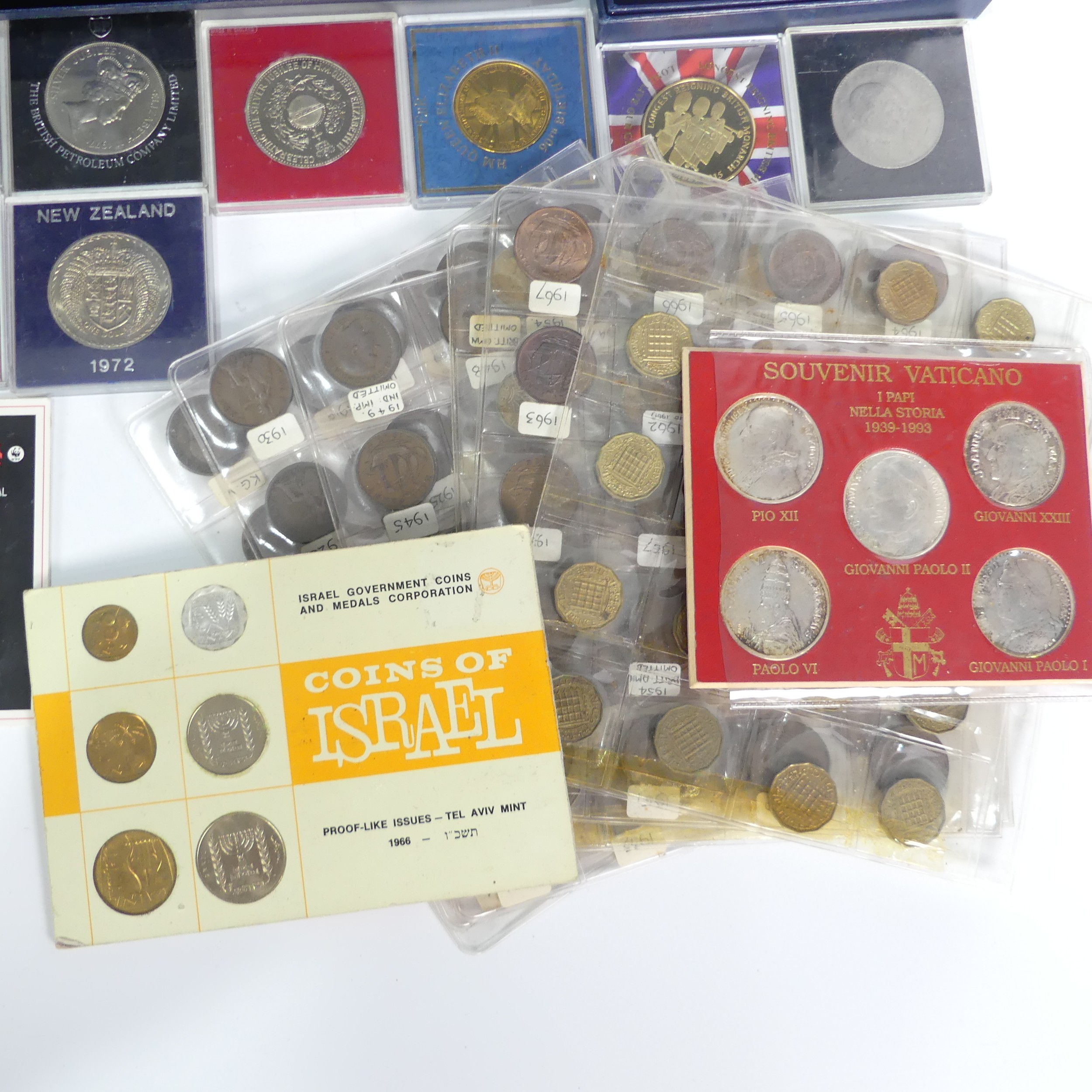 A quantity of Collector's Coins, some with certificates, some boxes, other crowns and a quantity - Image 2 of 7