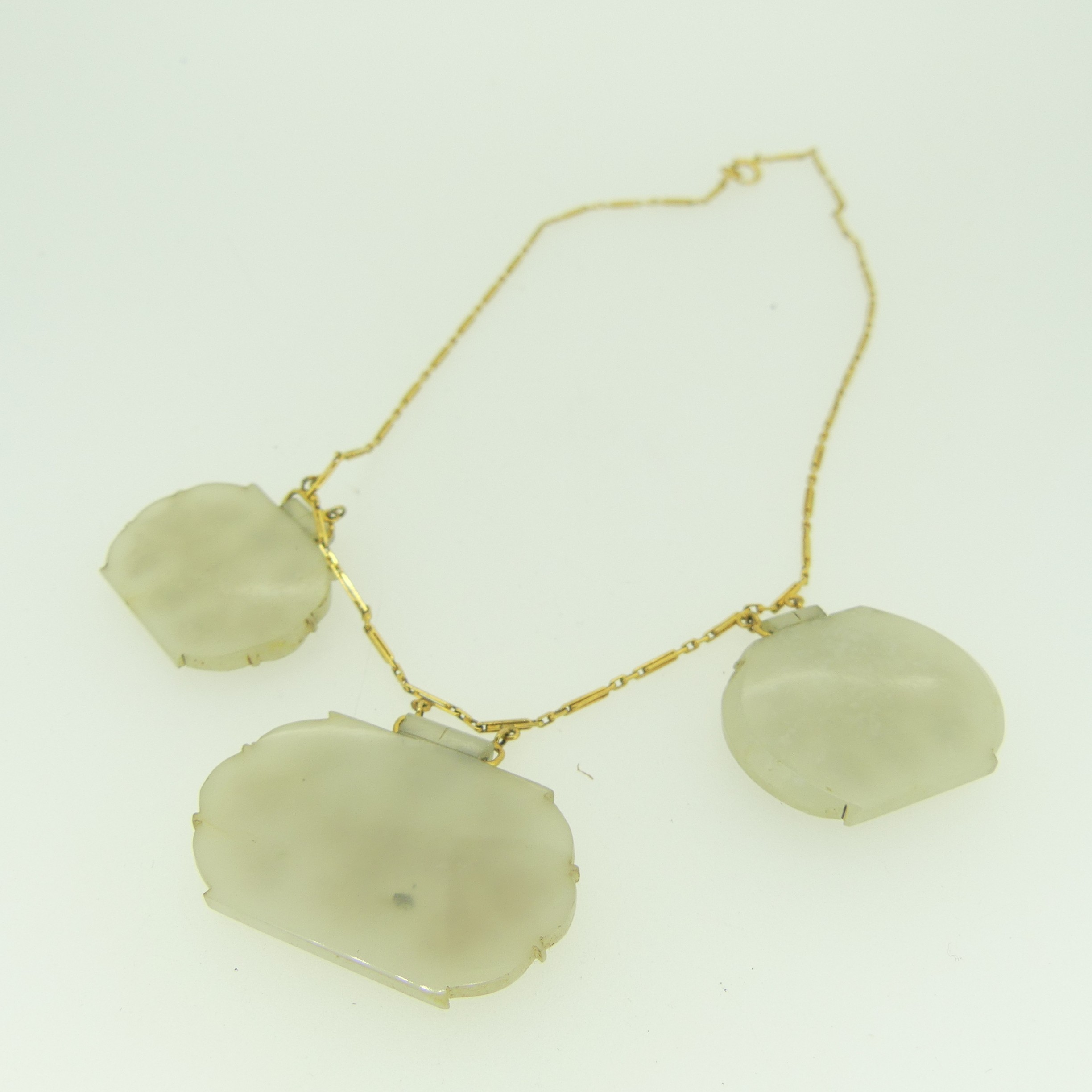 An Indian multi-gem set jade Necklace (Haldili), formed of three pale jade plaques applied with gold - Image 7 of 7