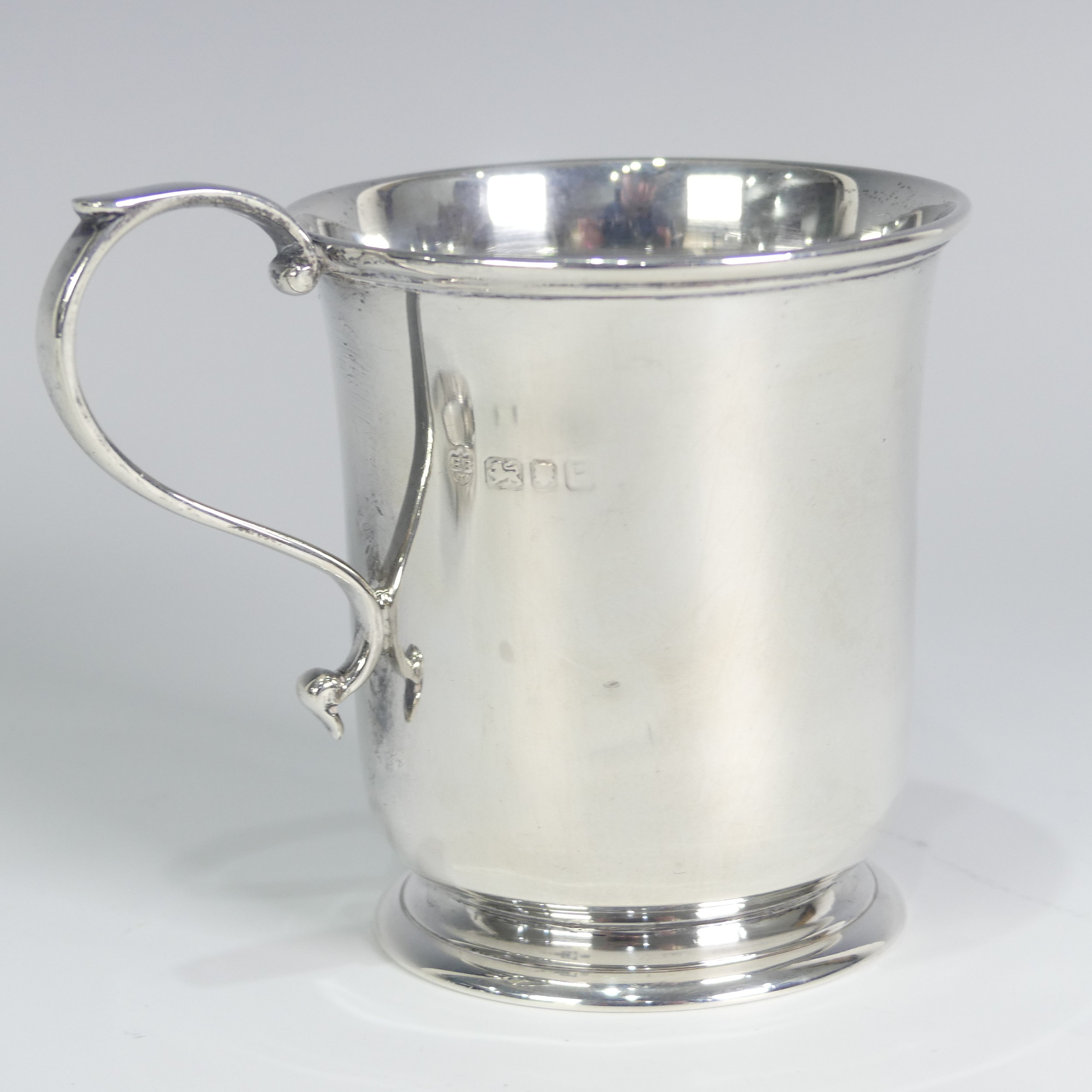 A George VI silver Christening Mug, by Edward Barnard & Sons Ltd., hallmarked London, 1950, plain - Image 3 of 7
