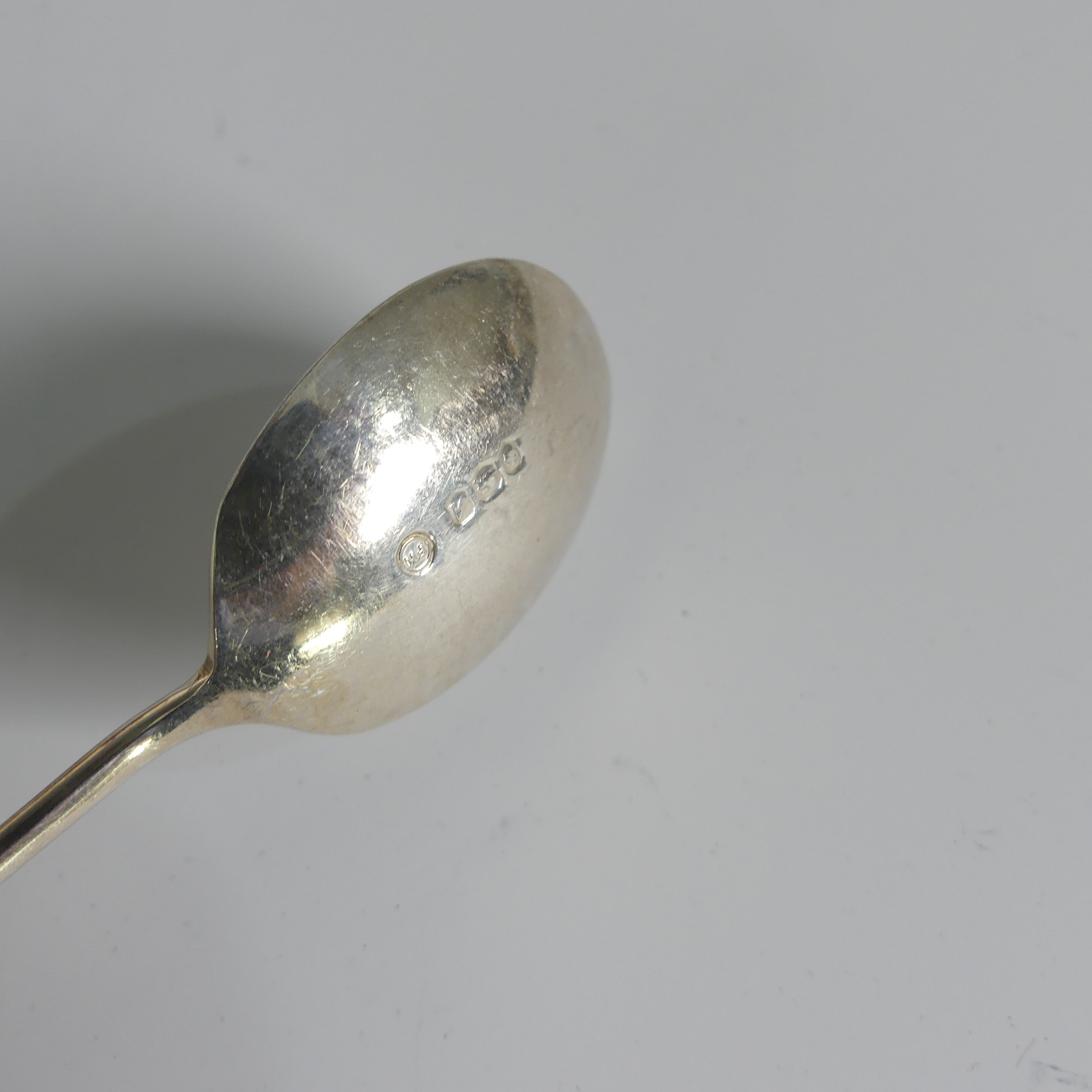 Two cased sets of 'Queen Anne' Teaspoons, by Francis Howard Ltd., hallmarked Sheffield 1968, after - Image 3 of 4
