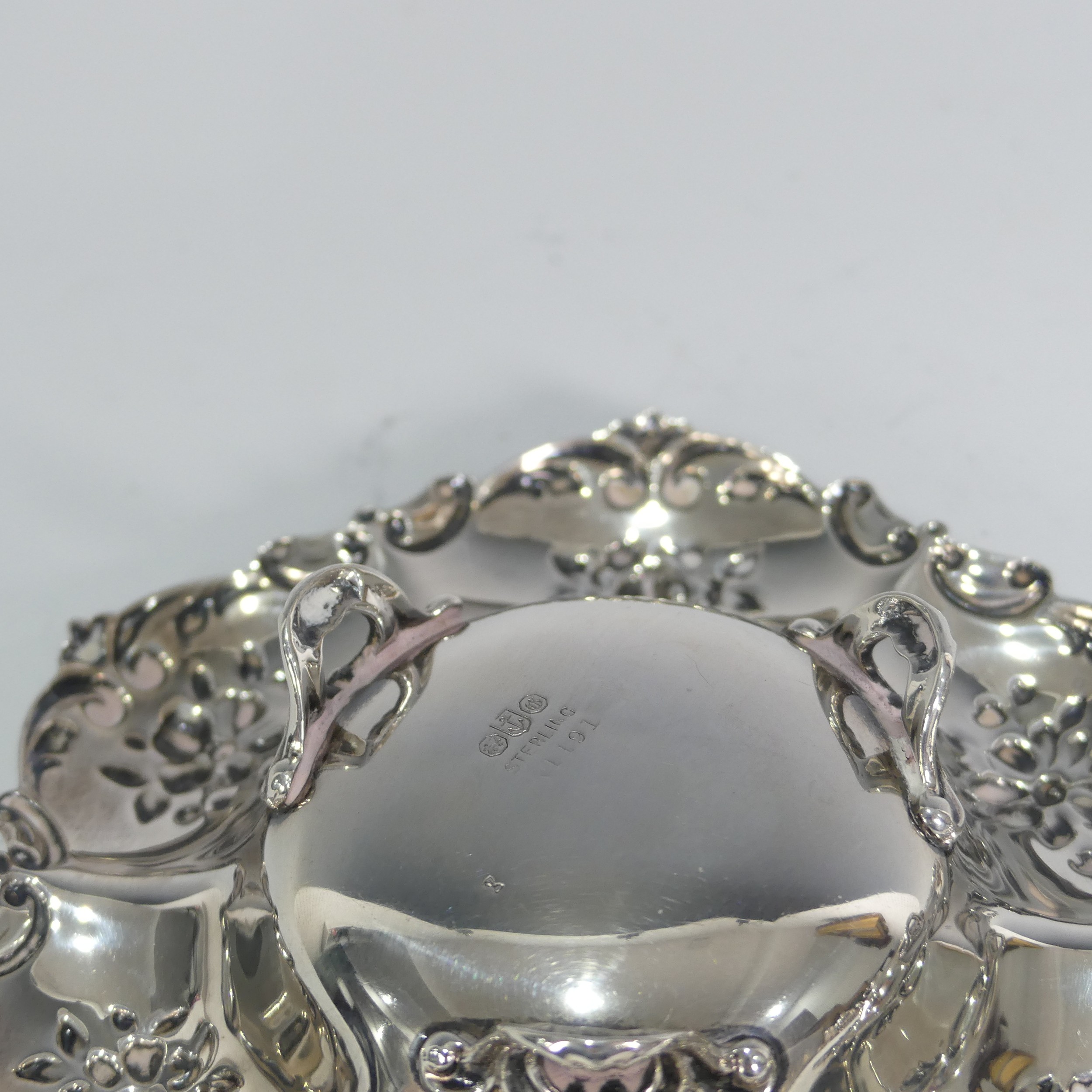 A pair of American sterling silver Bon Bon Dishes, by Gorham Manufacturing Co., of foliate design, - Image 4 of 5