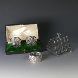 A cased pair of George V silver Napkin Rings, by Mappin & Webb Ltd, hallmarked Birmingham, 1912,