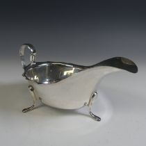 A George V silver Sauce Boat, by Viner's Ltd., hallmarked Sheffield, 1932, of traditional form